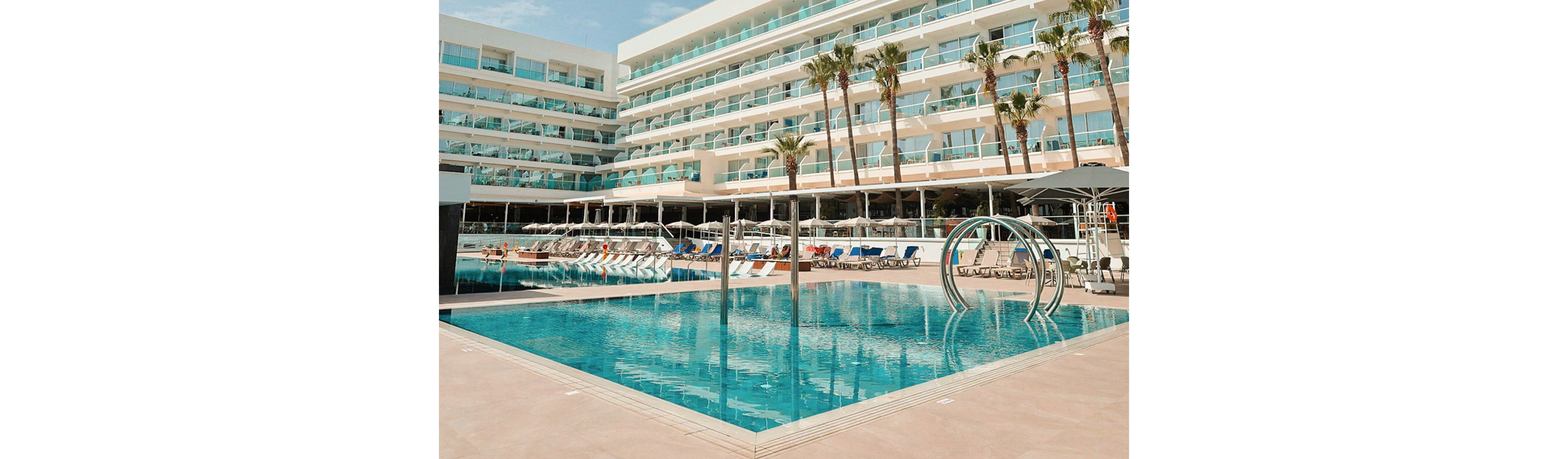 Cavo Maris Beach Hotel