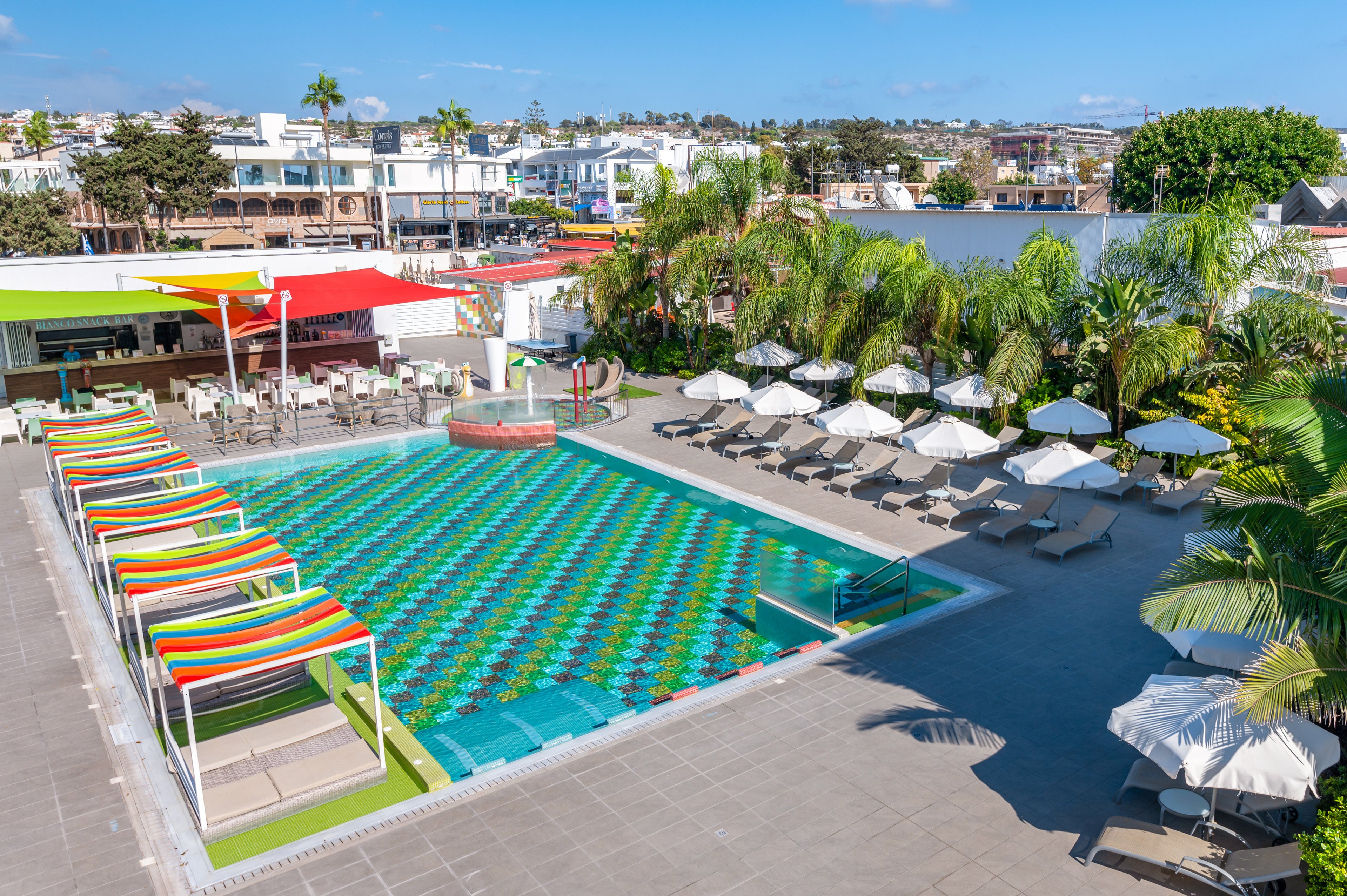 Nicholas Color Hotel