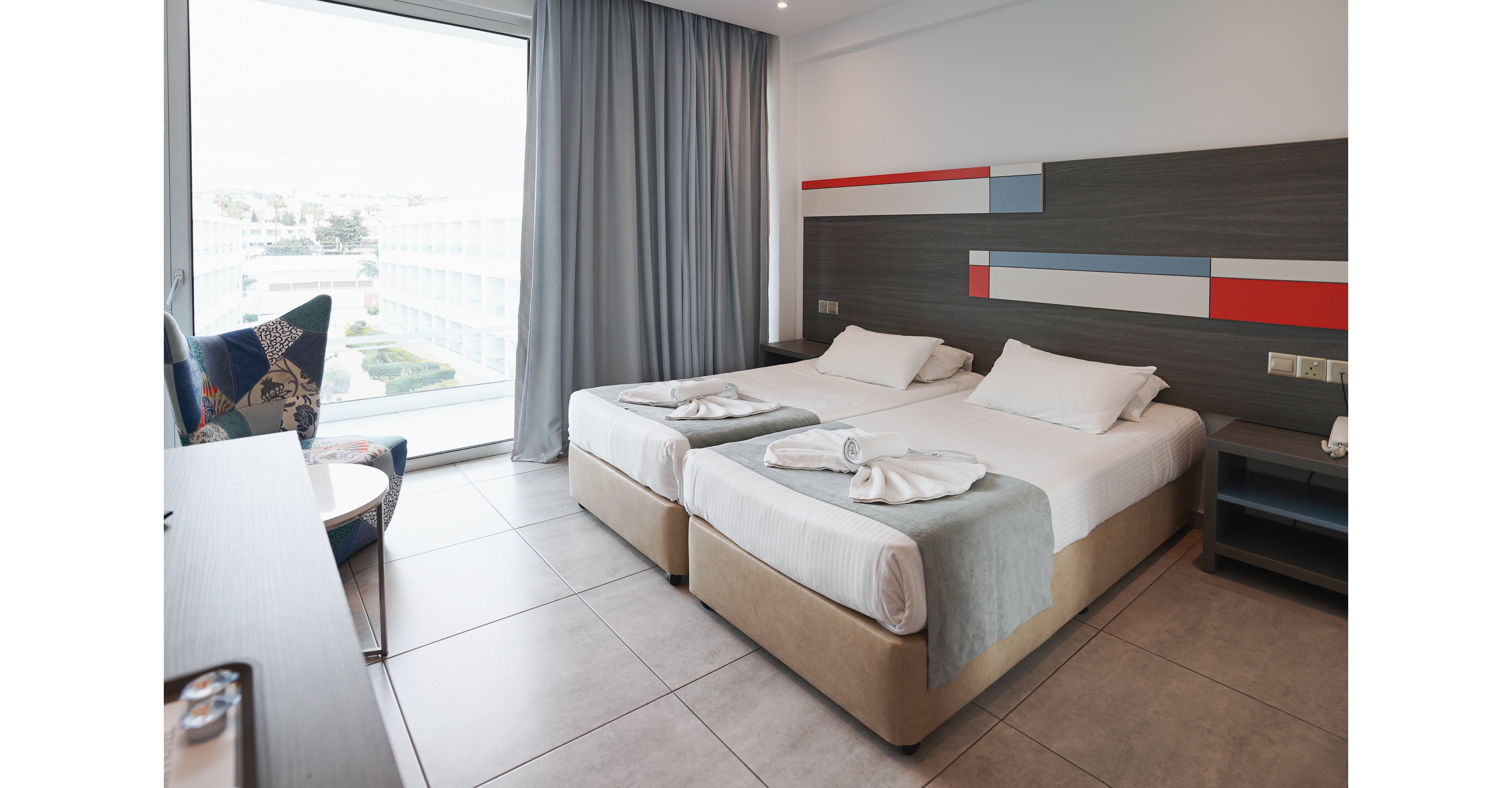 Nicholas Color Hotel