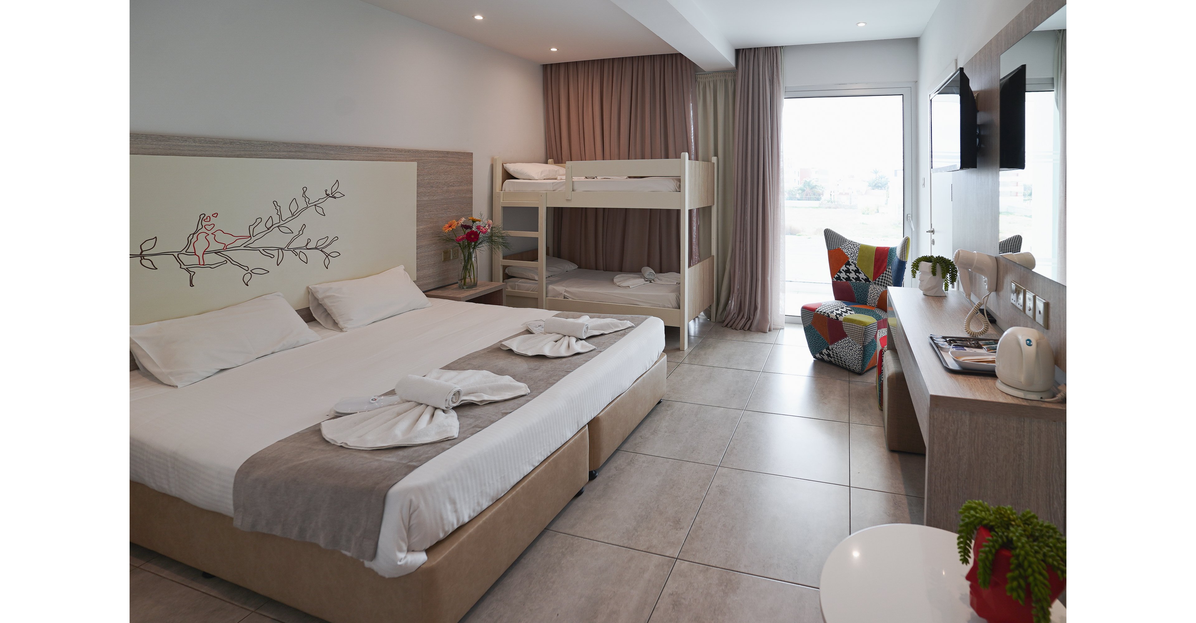 Nicholas Color Hotel