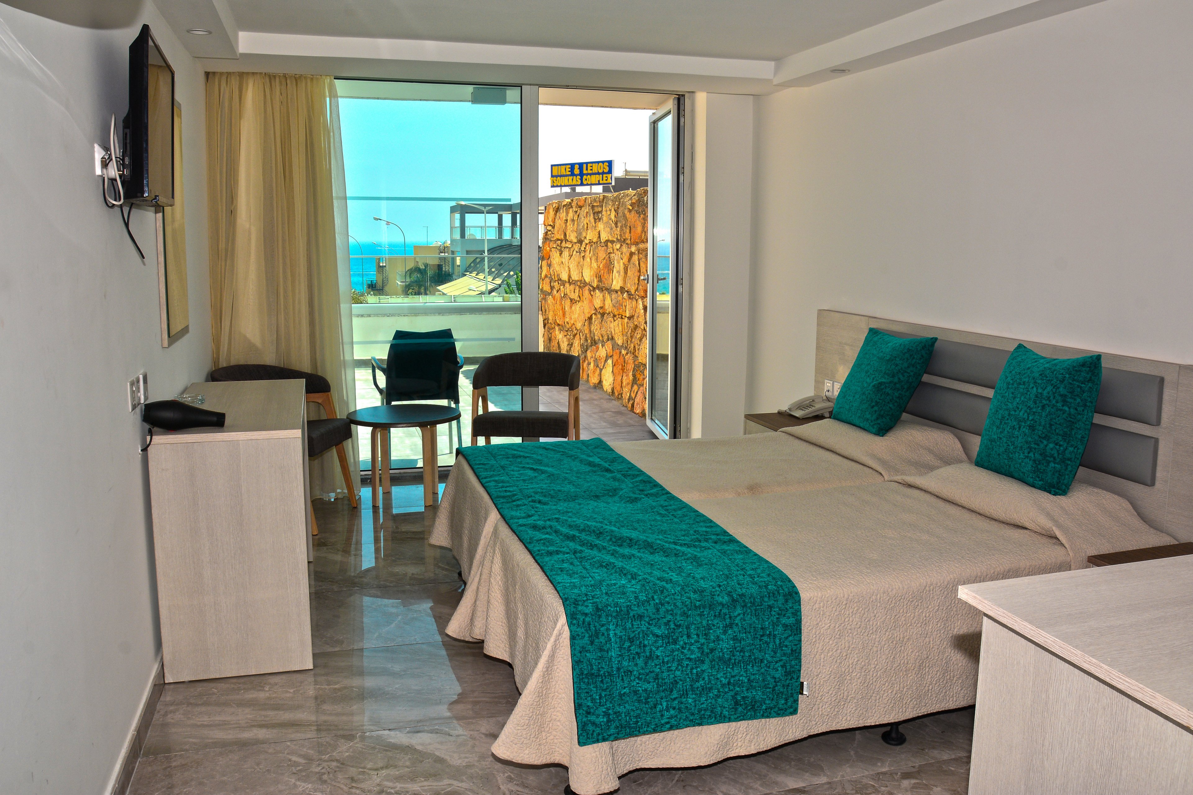 Melini Hotel Suites