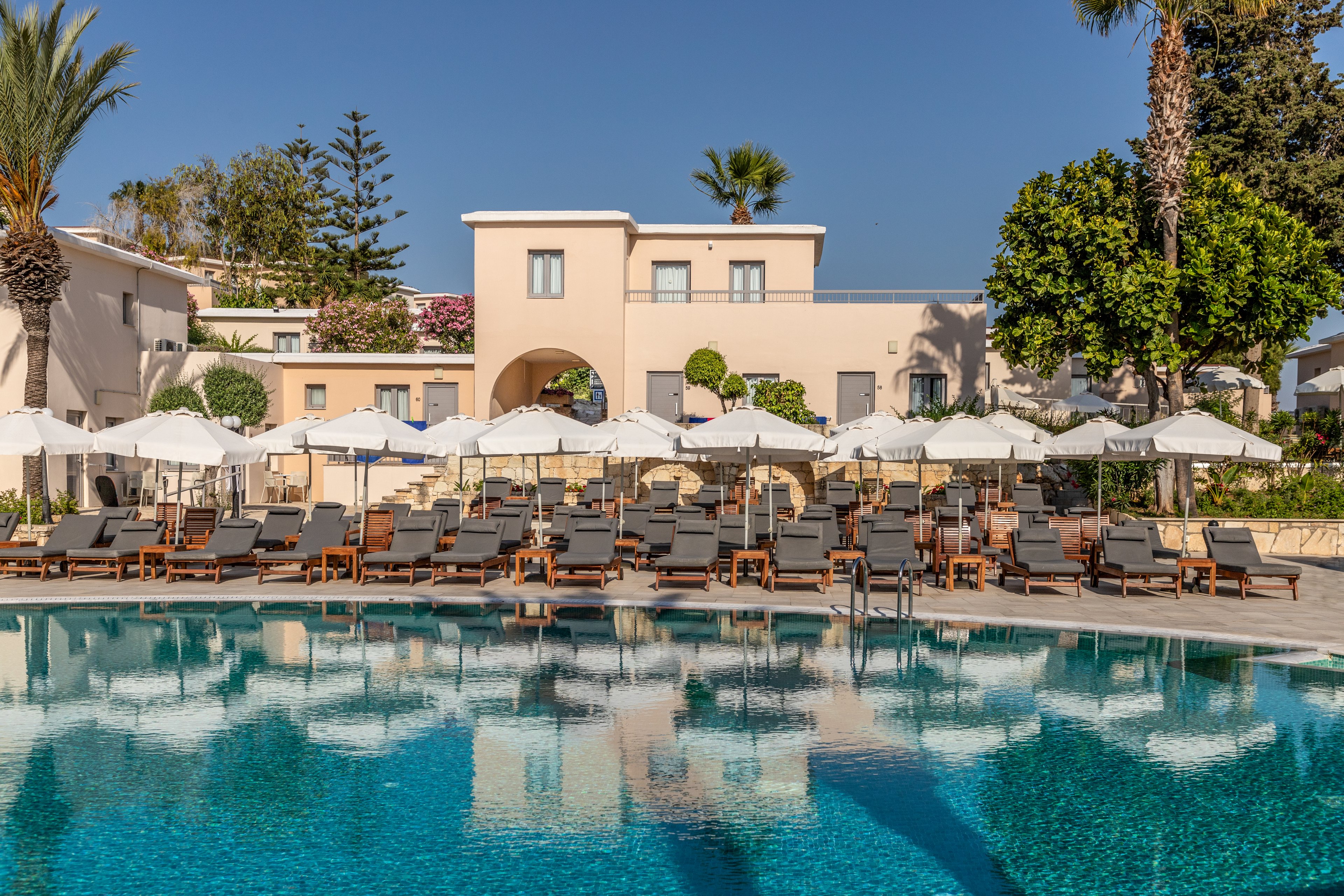 Louis St. Elias Resort