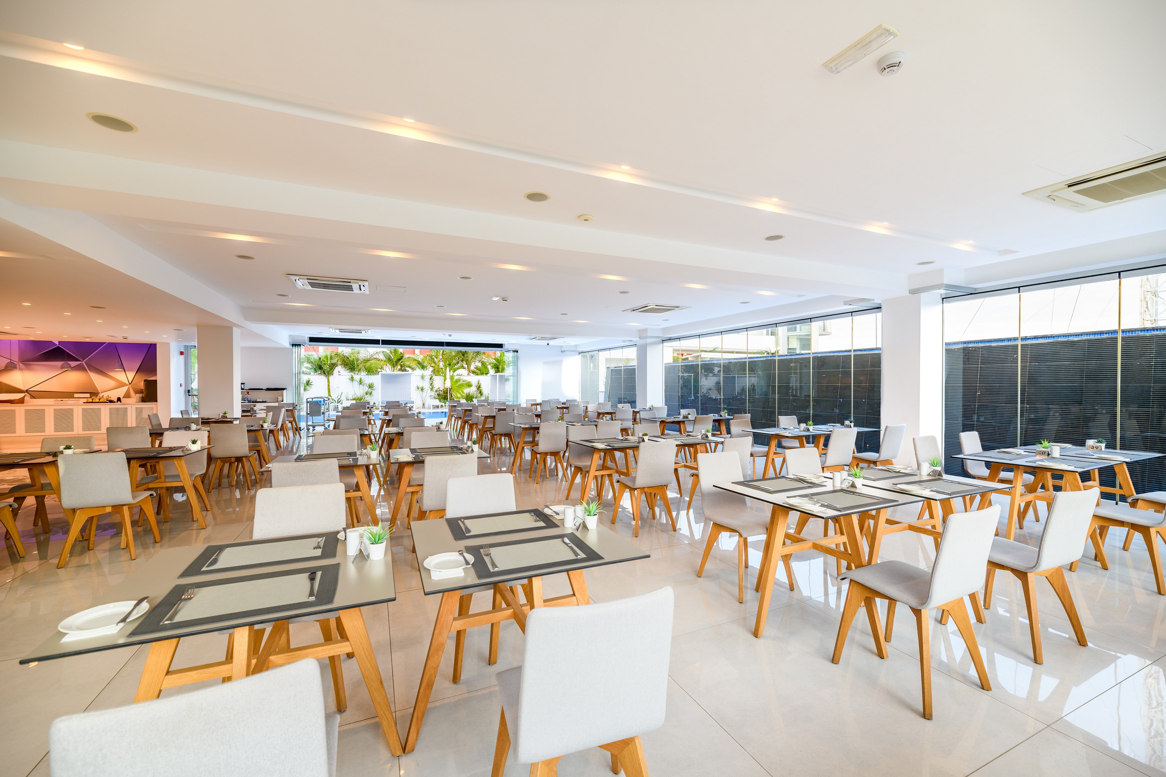 Tasia Maris Seasons Hotel