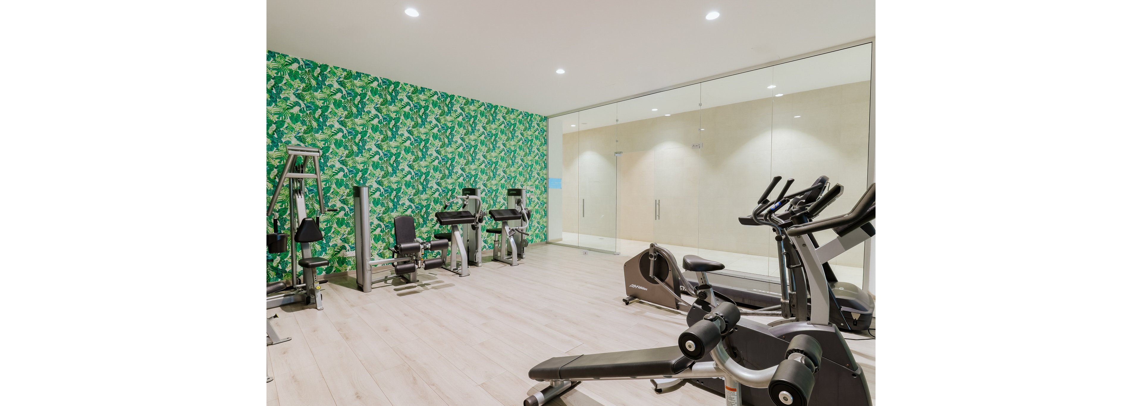 Tasia Maris Seasons Hotel