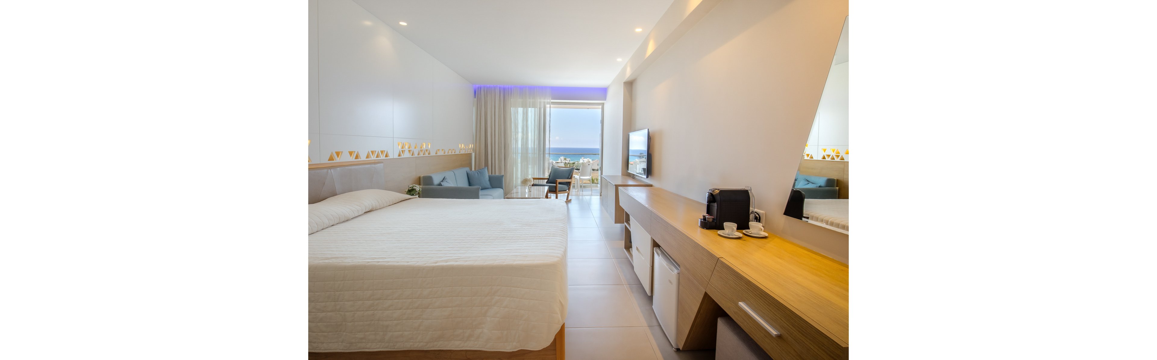 Tasia Maris Seasons Hotel