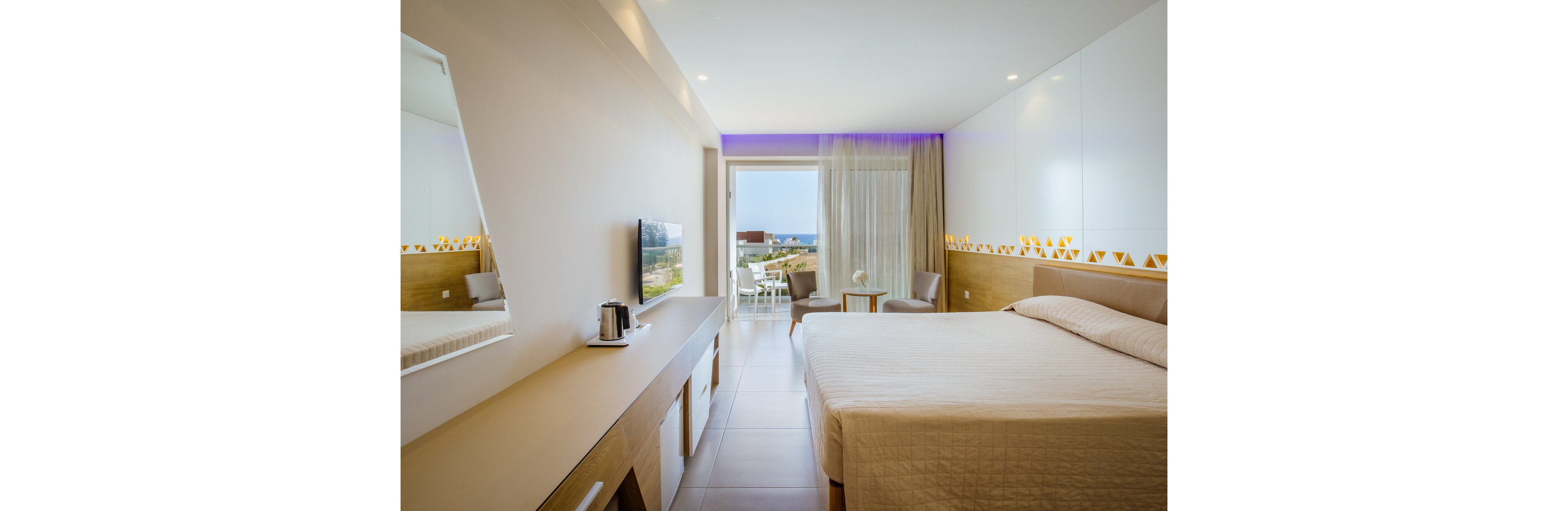 Tasia Maris Seasons Hotel