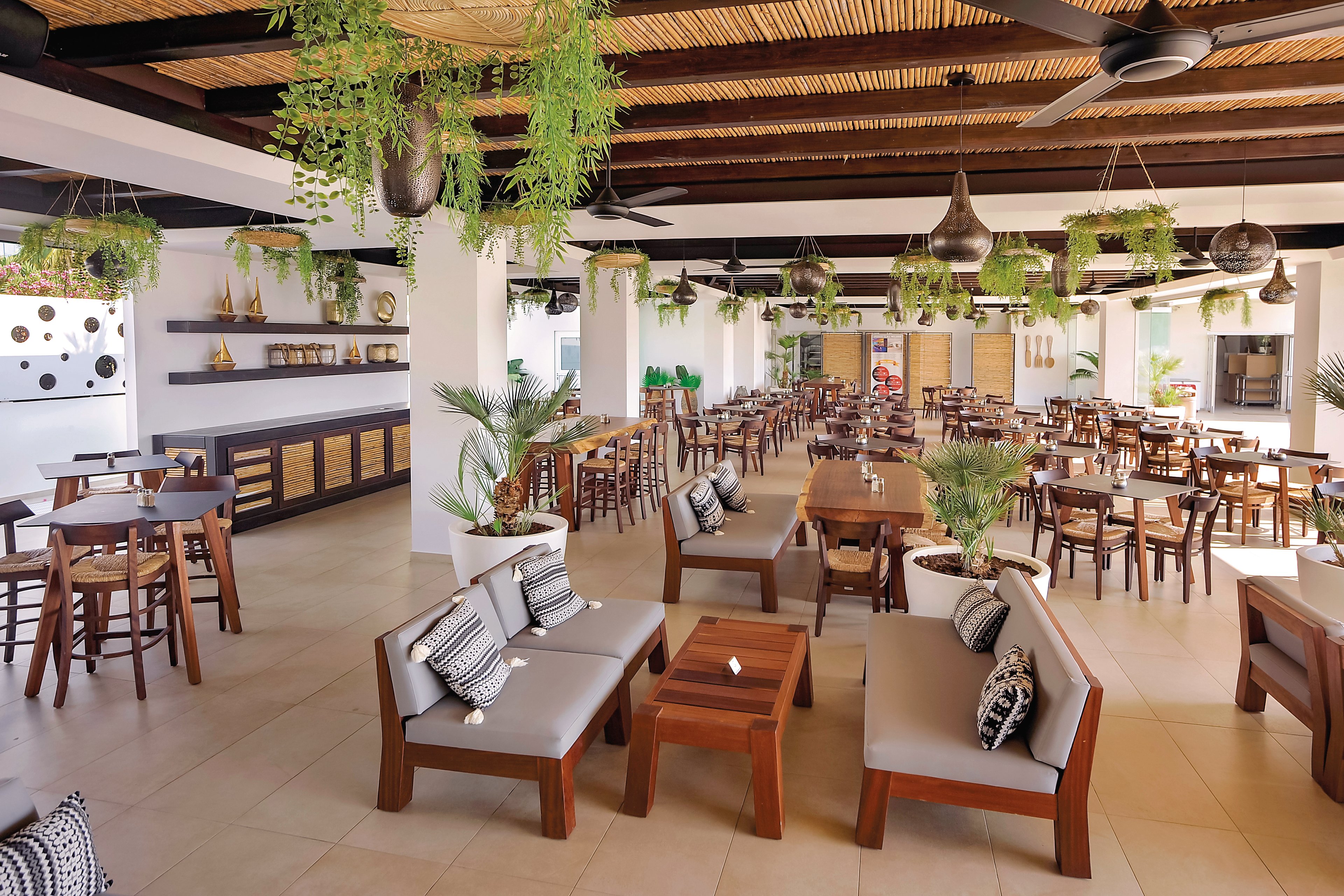 Nelia Beach Hotel & Spa