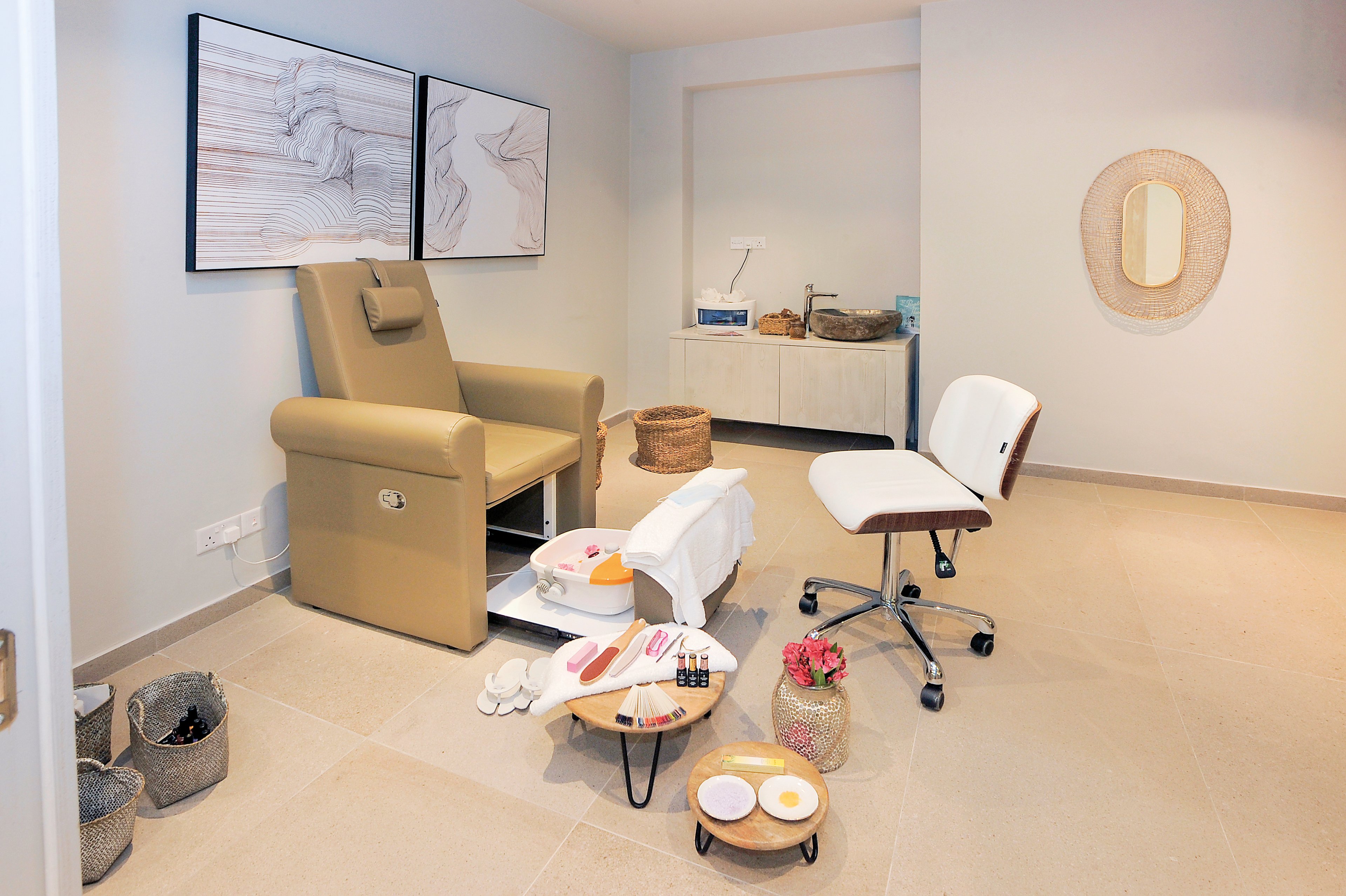 Nelia Beach Hotel & Spa