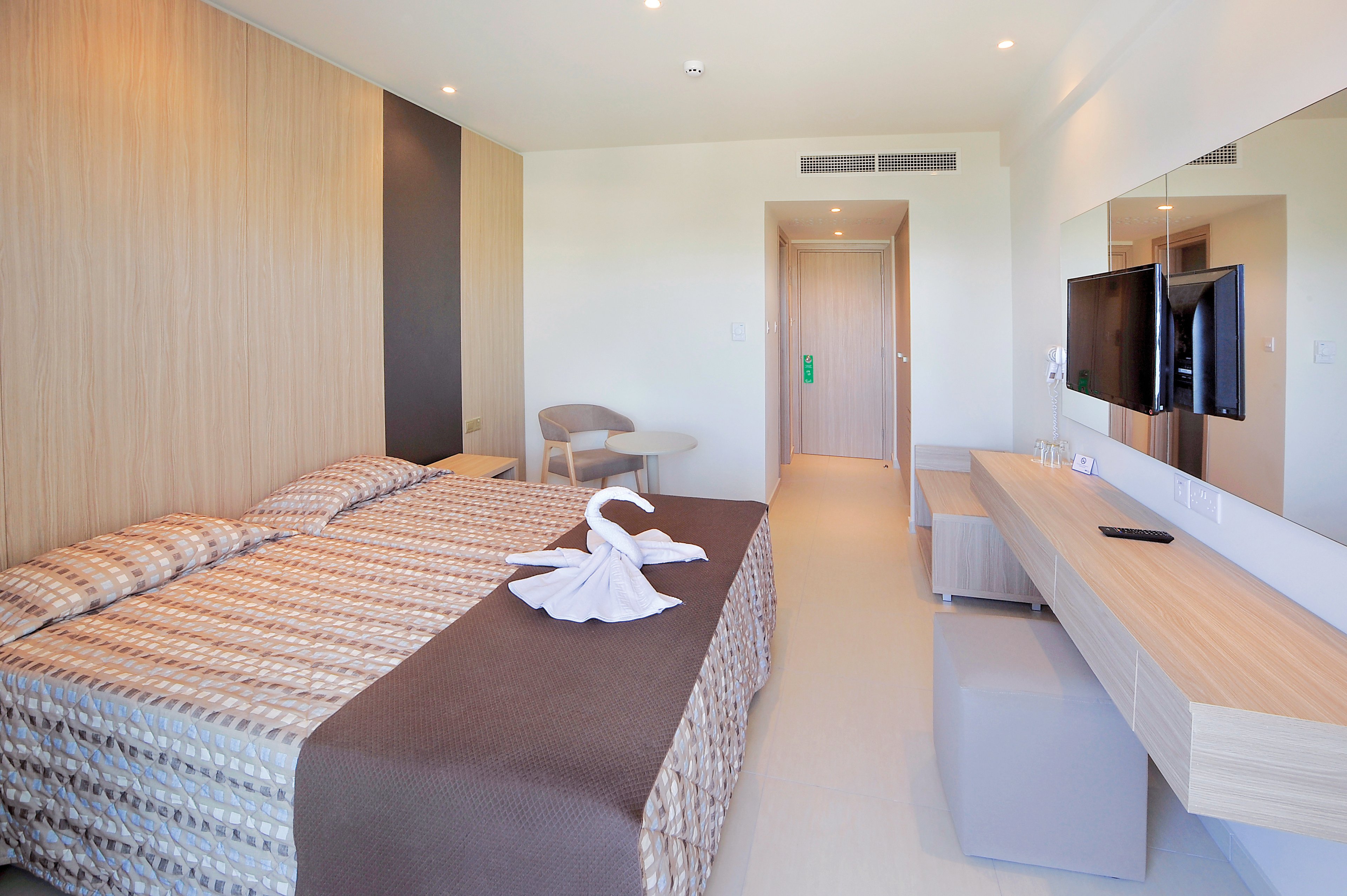 Nelia Beach Hotel & Spa