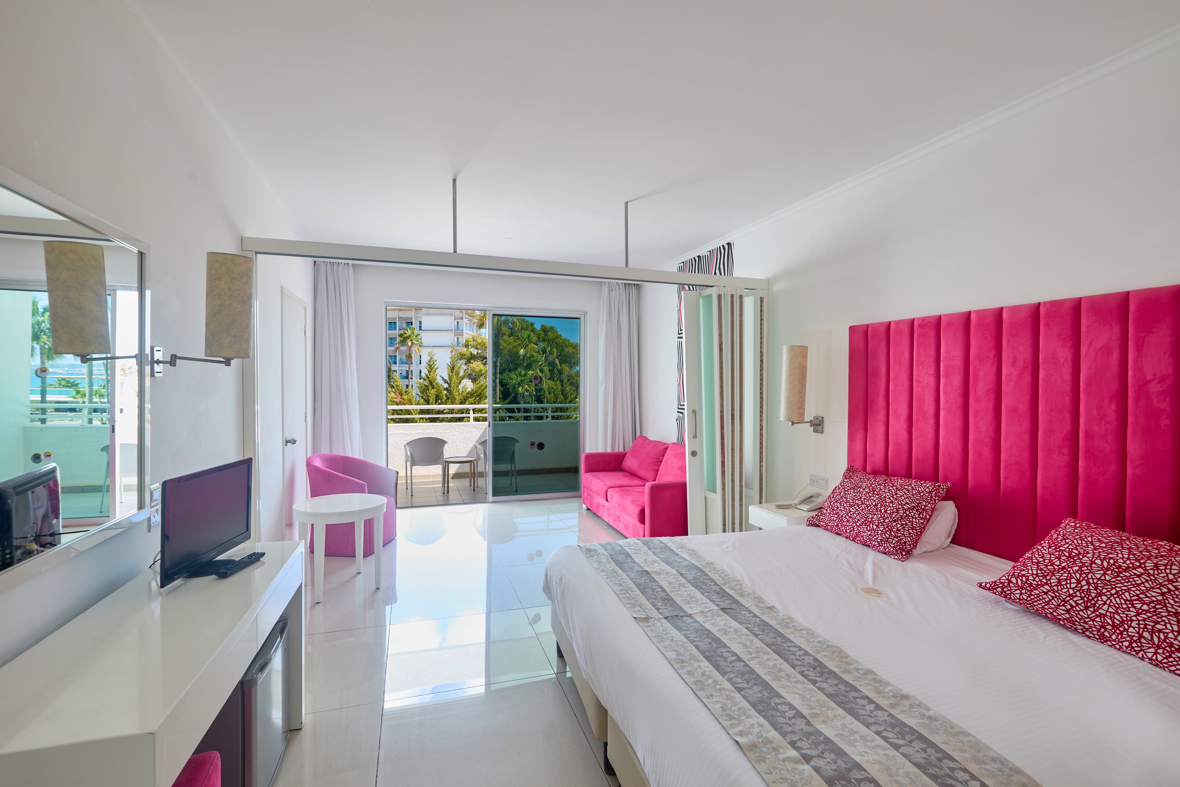 Dome Beach Hotel & Resort