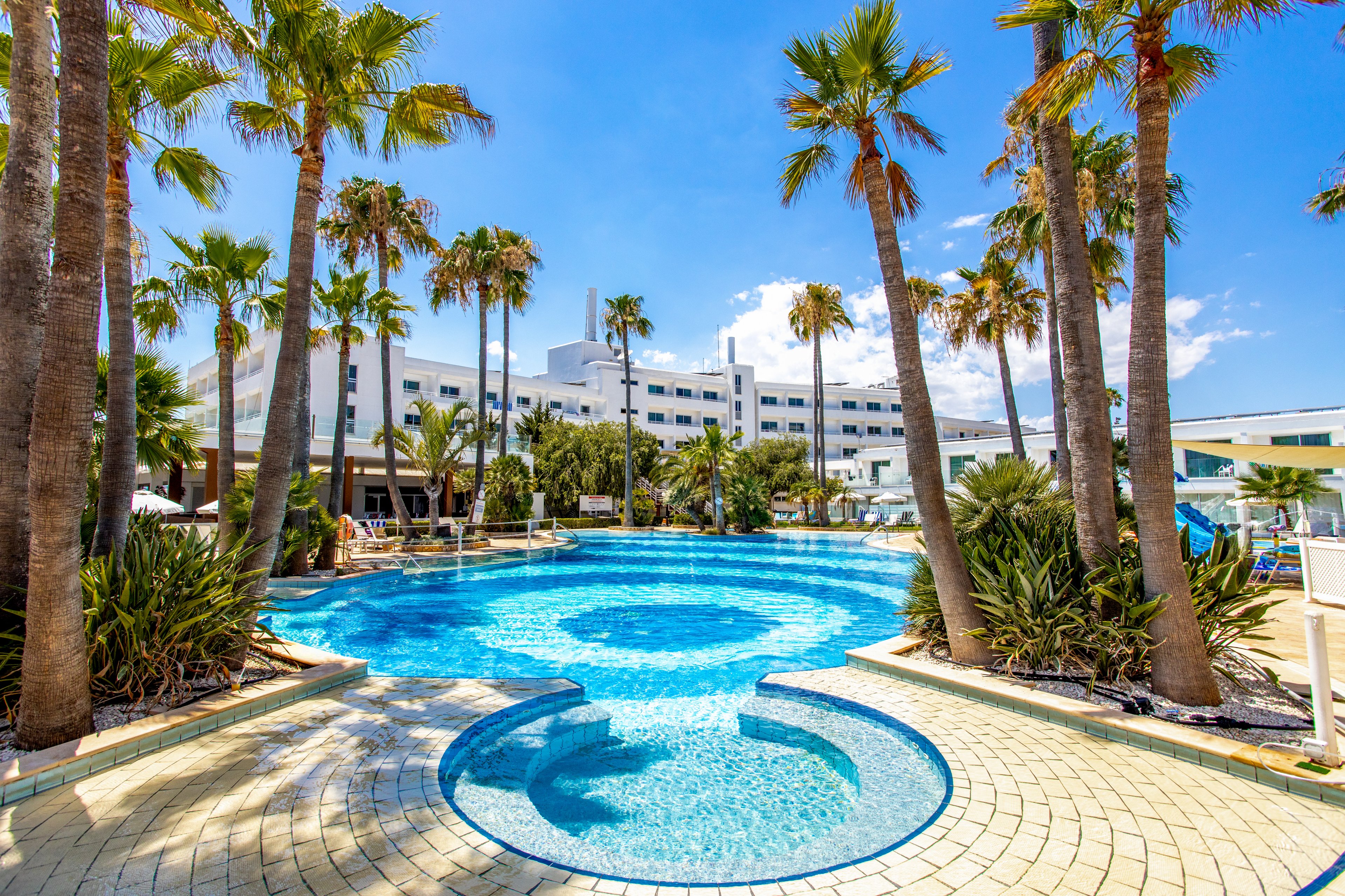 Dome Beach Hotel & Resort