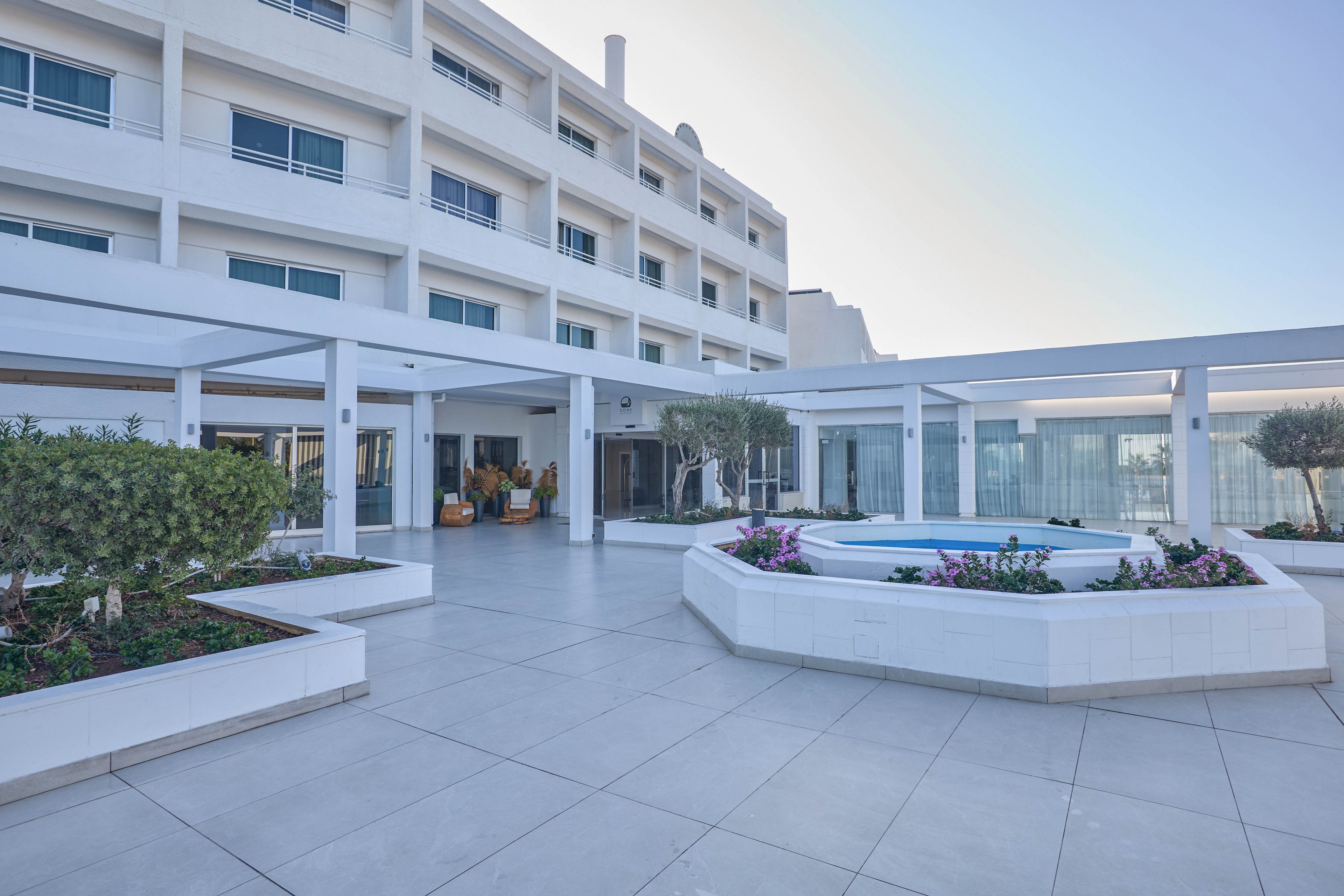 Dome Beach Hotel & Resort