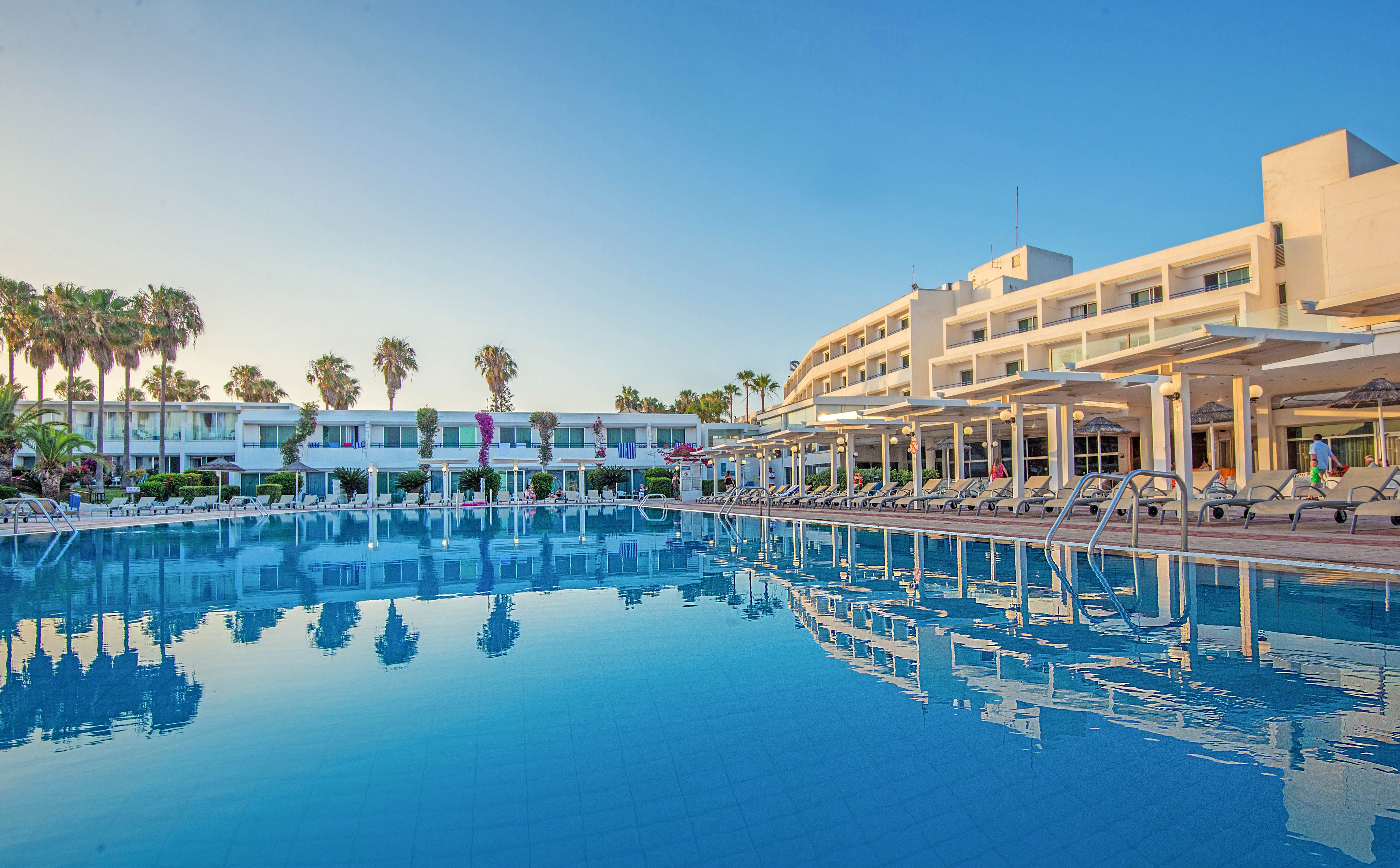 Dome Beach Hotel & Resort