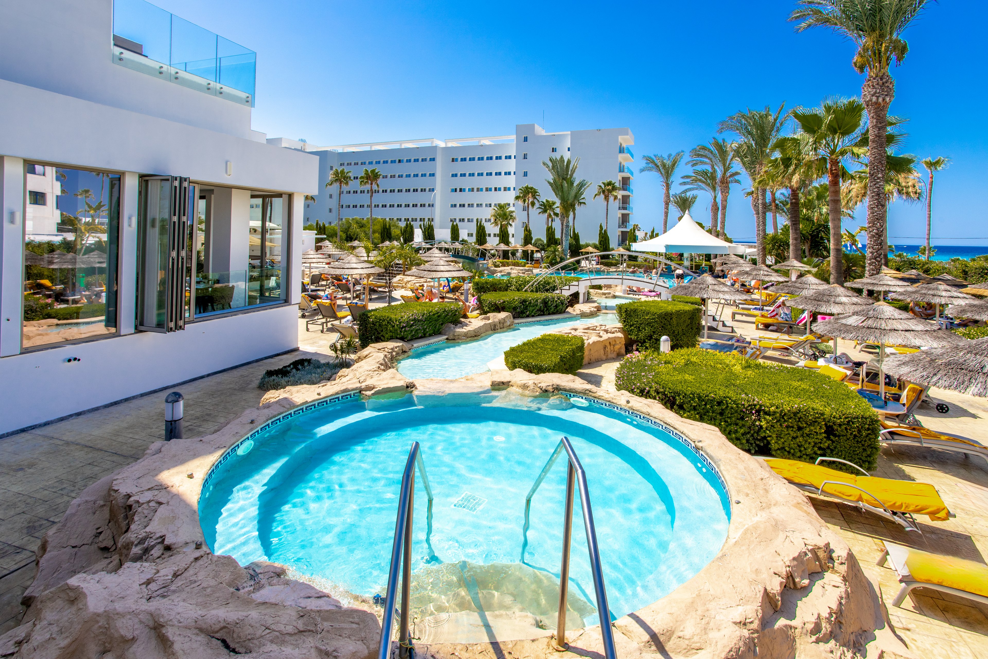 Tasia Maris Beach Hotel & Spa