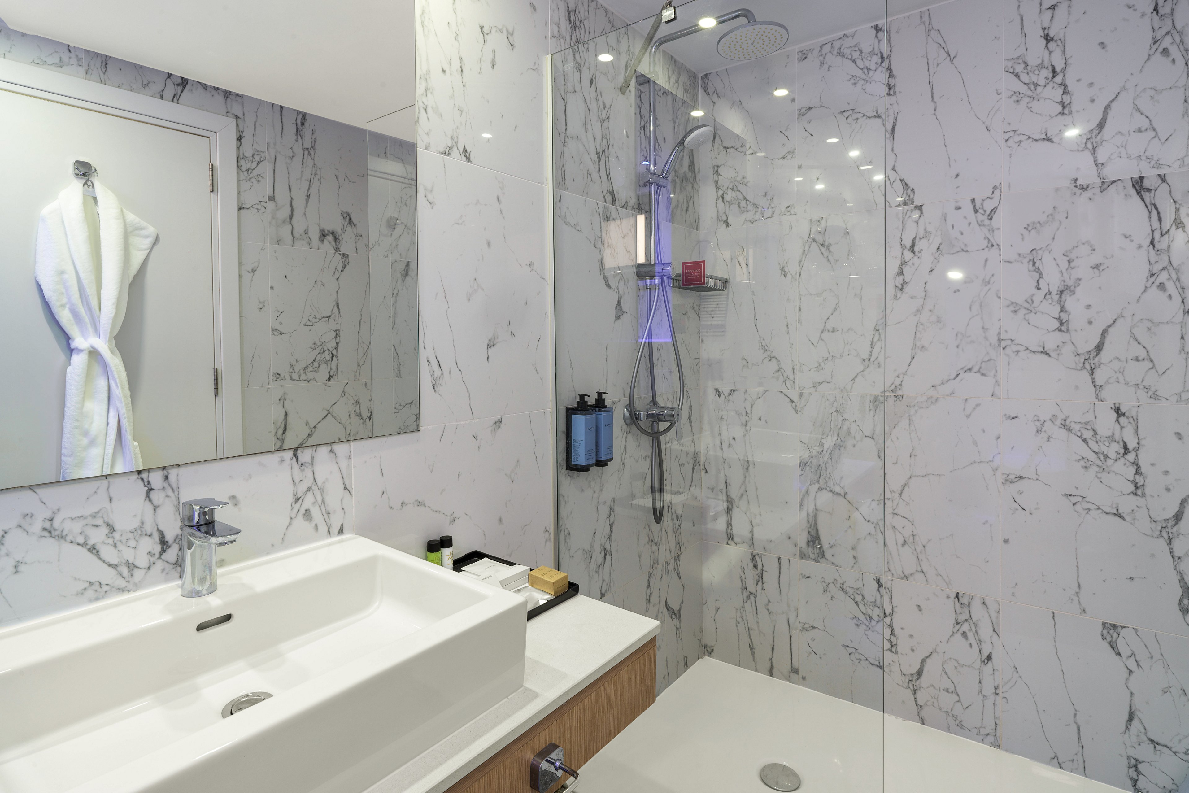 Leonardo Crystal Cove