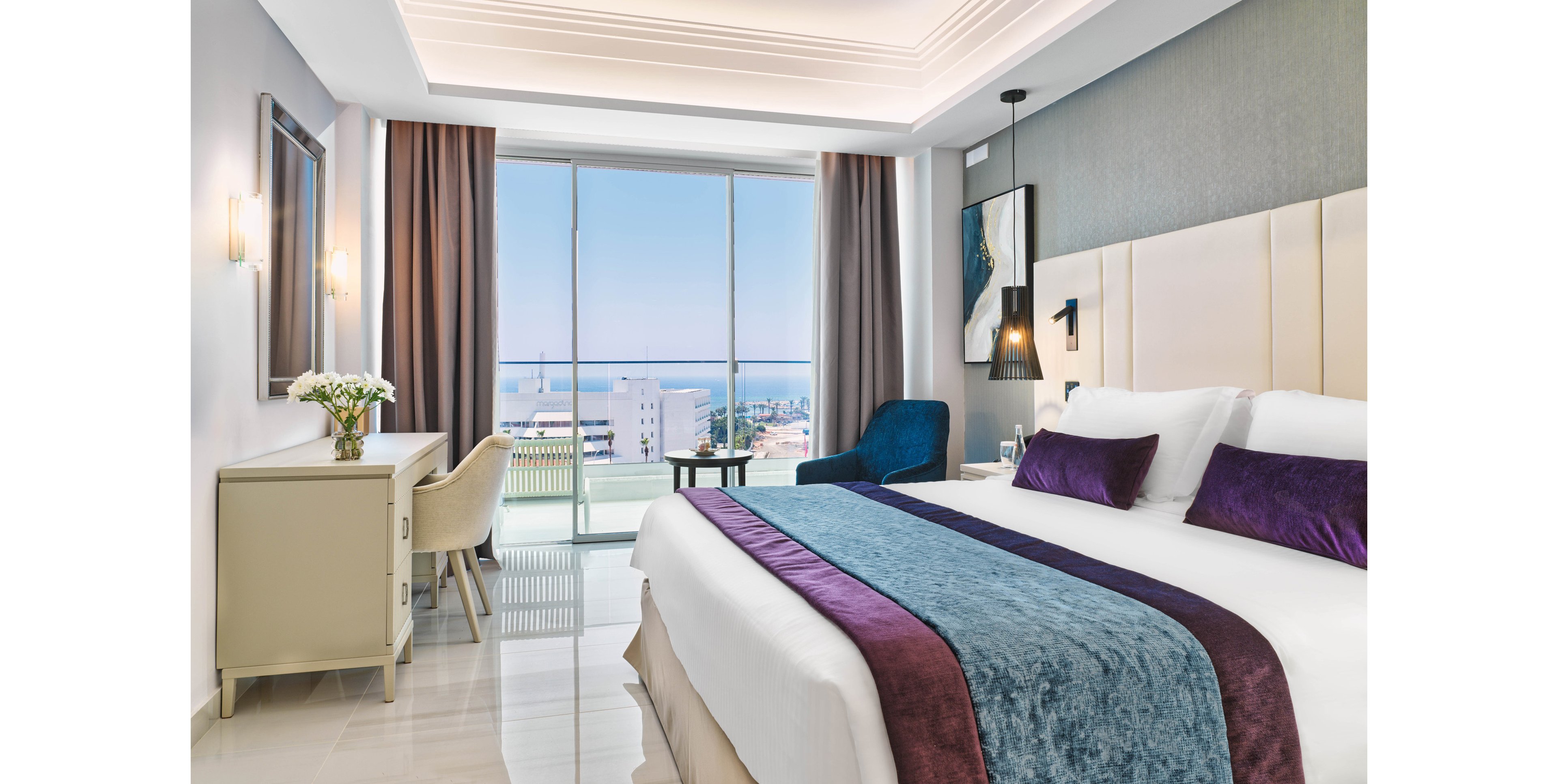 Amanti - MadeForTwo Hotels