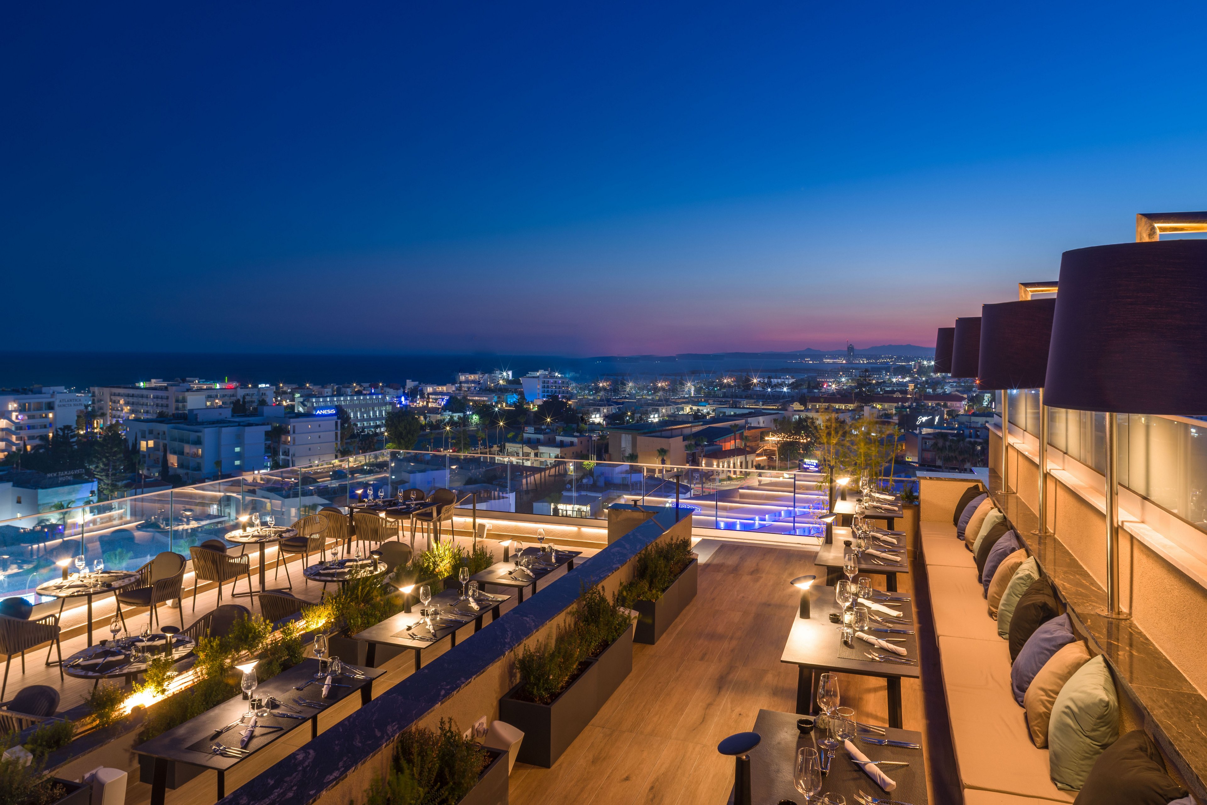 Amanti - MadeForTwo Hotels