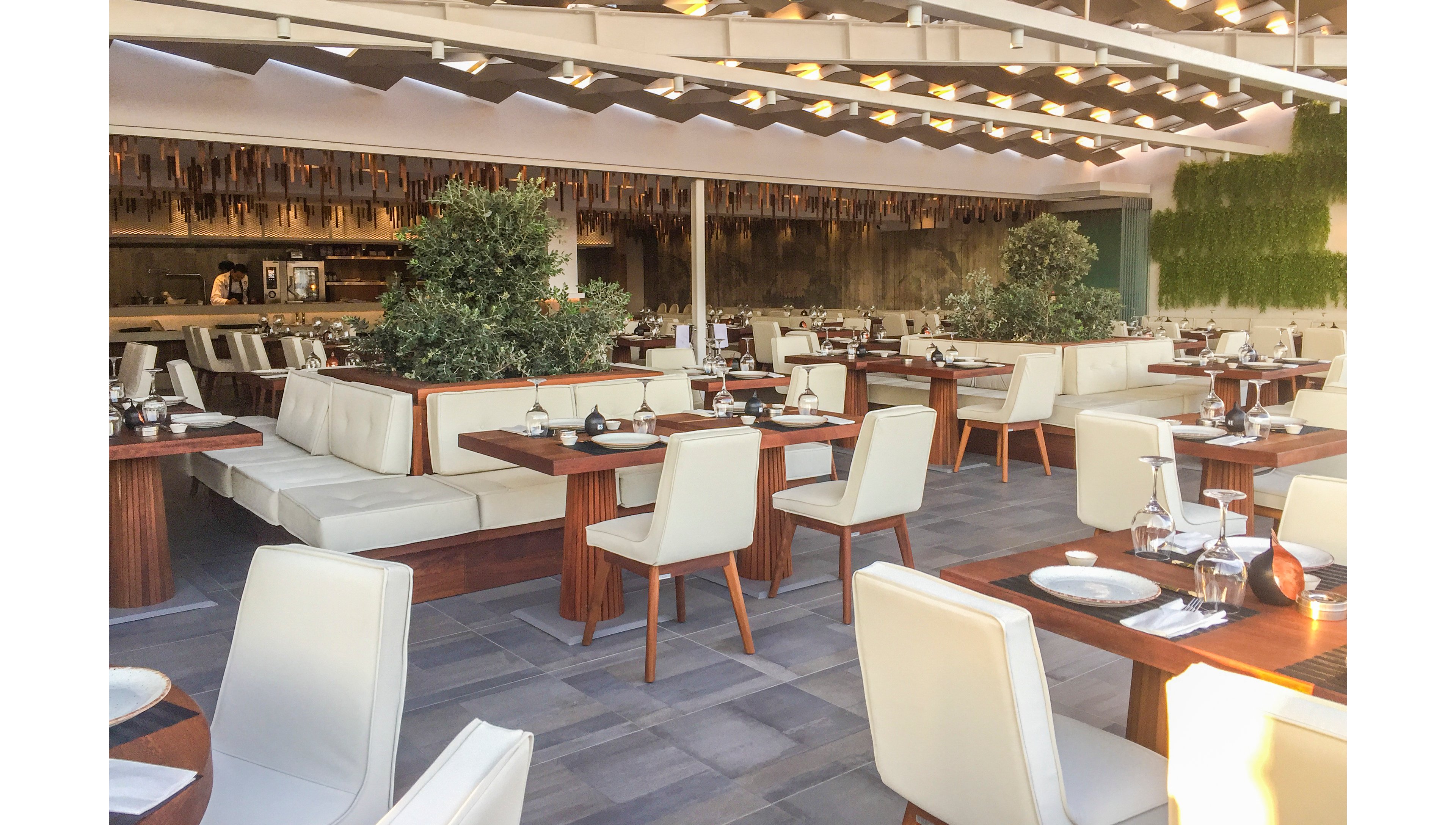 Melpo Antia Luxury Apartments & Suites