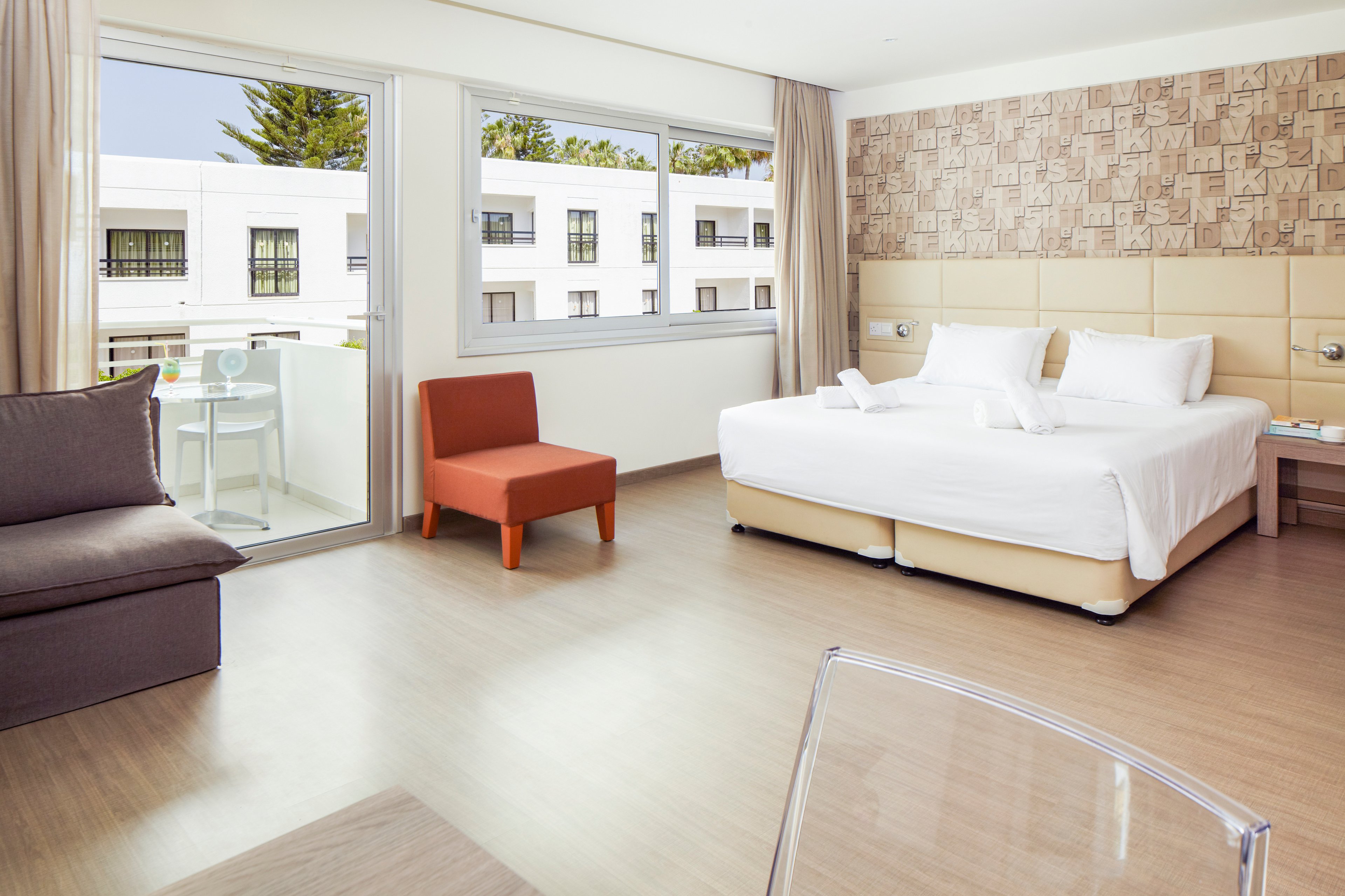 Melpo Antia Luxury Apartments & Suites