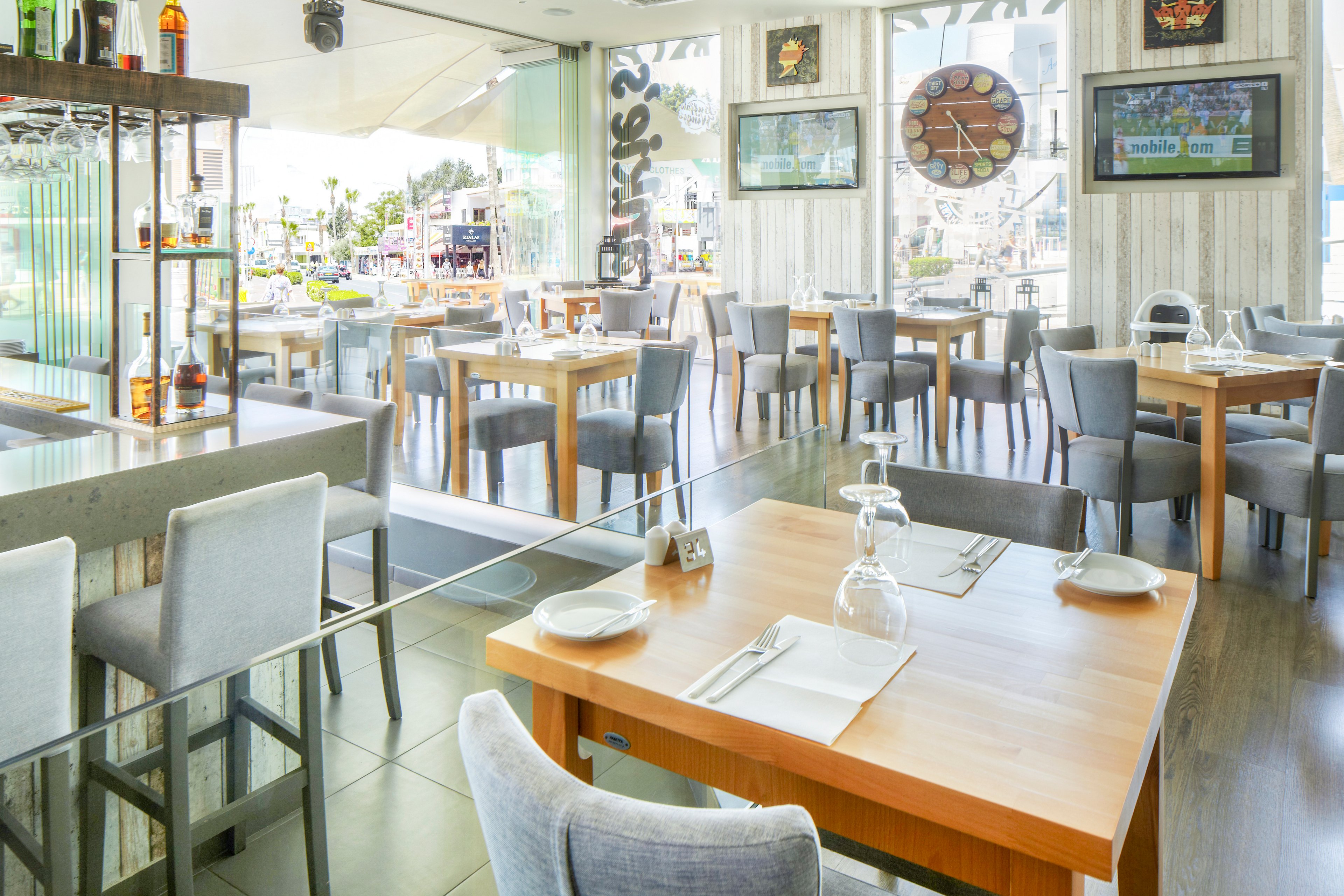 Melpo Antia Luxury Apartments & Suites