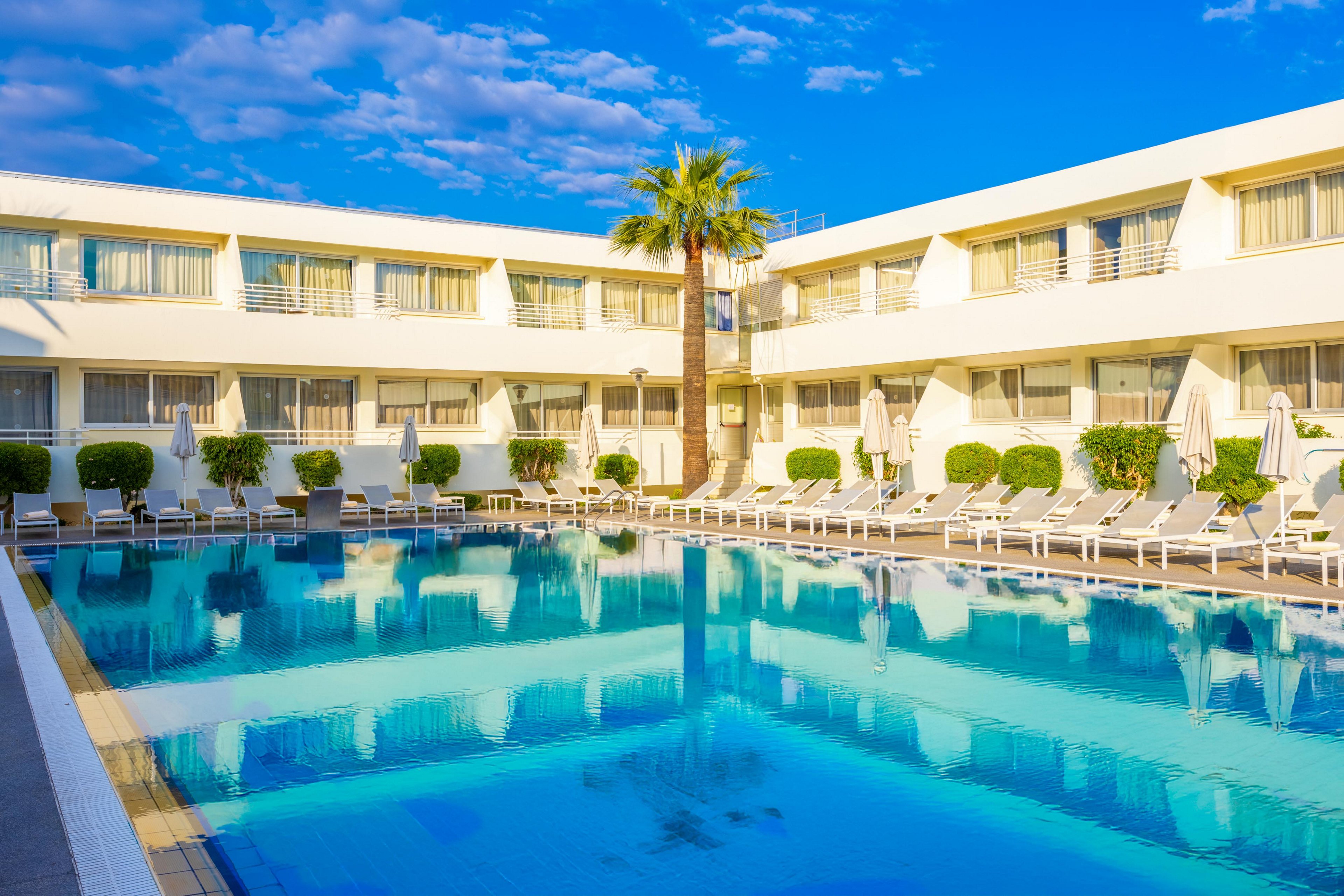 Melpo Antia Luxury Apartments & Suites