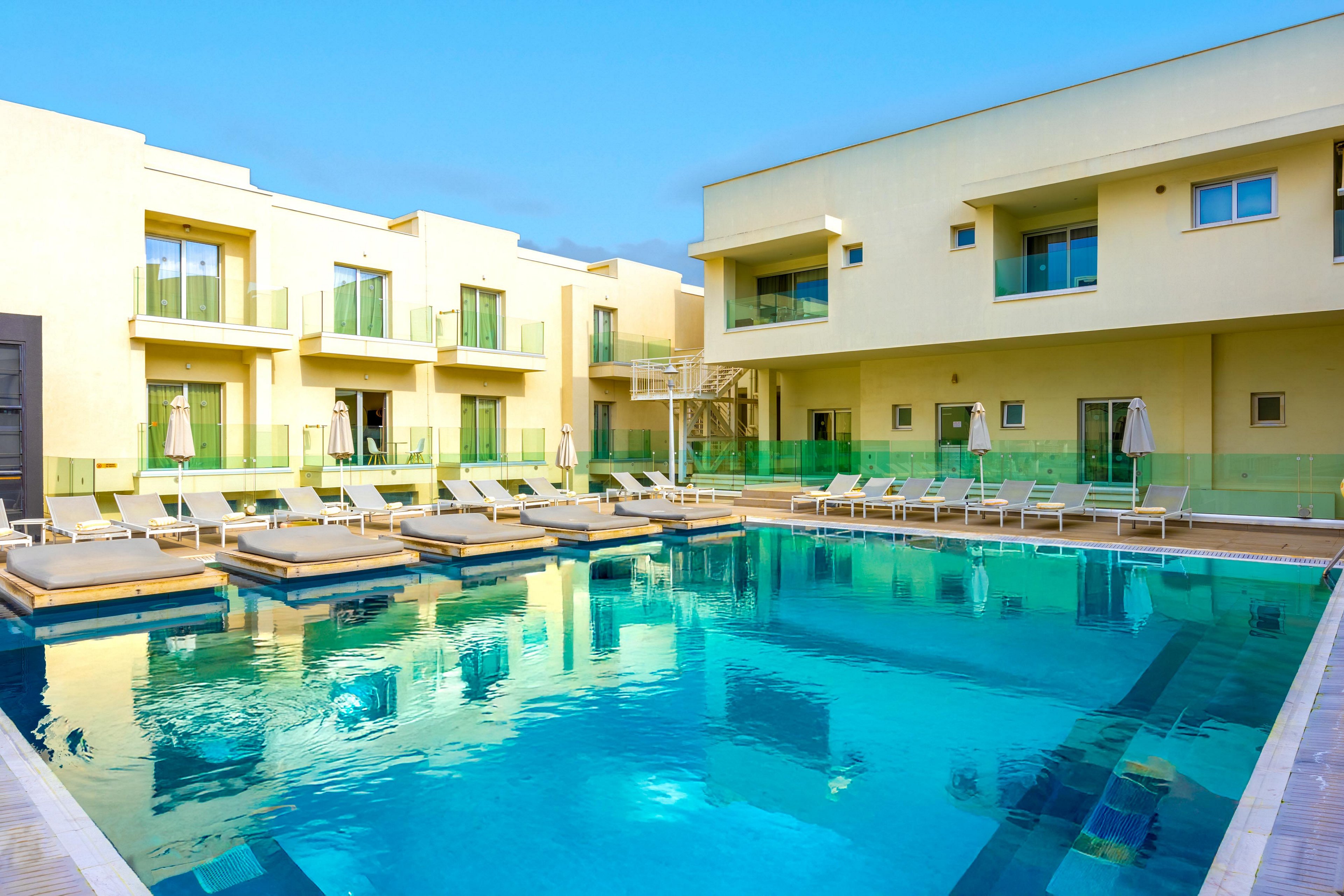 Melpo Antia Luxury Apartments & Suites