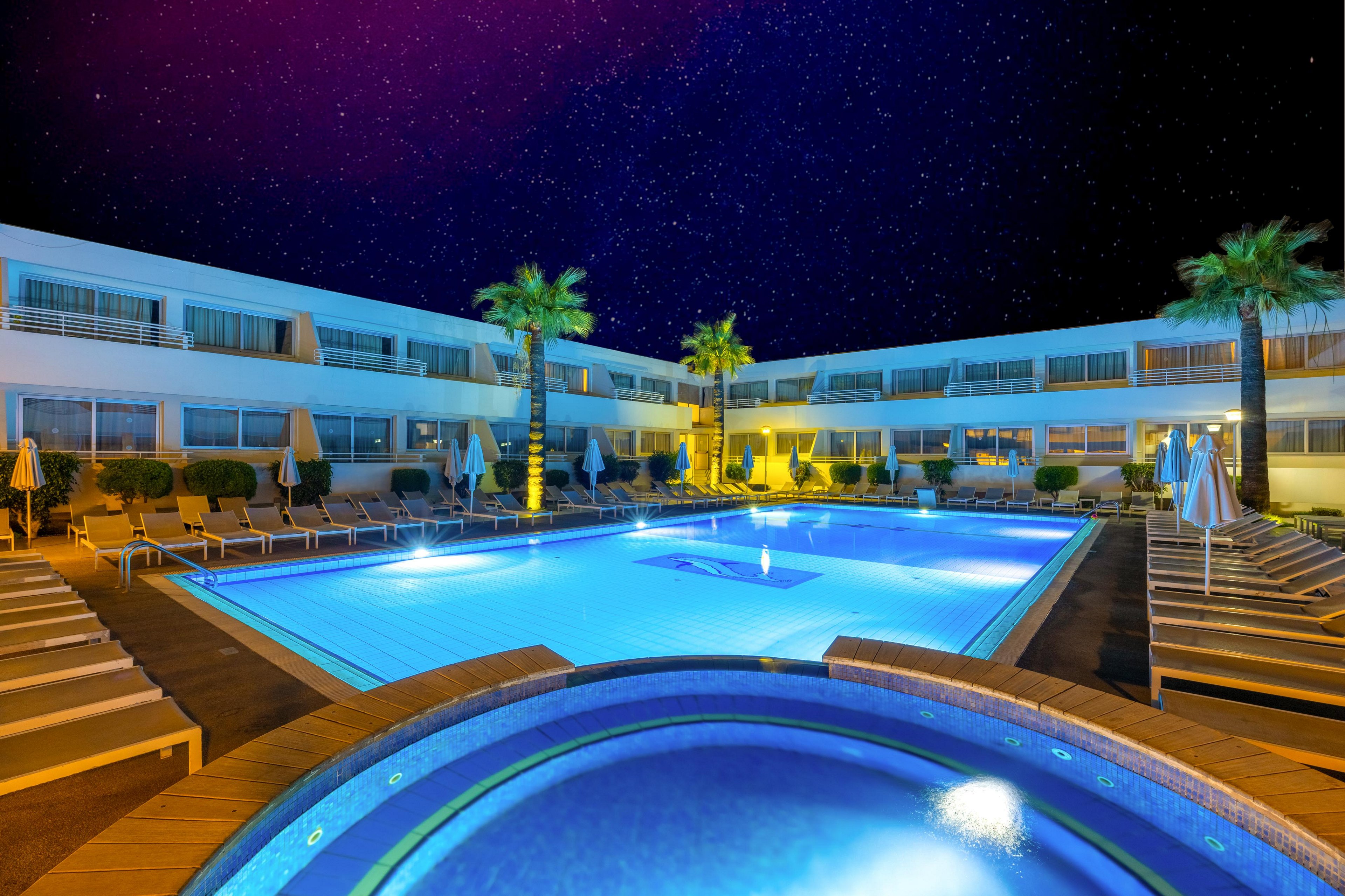 Melpo Antia Luxury Apartments & Suites