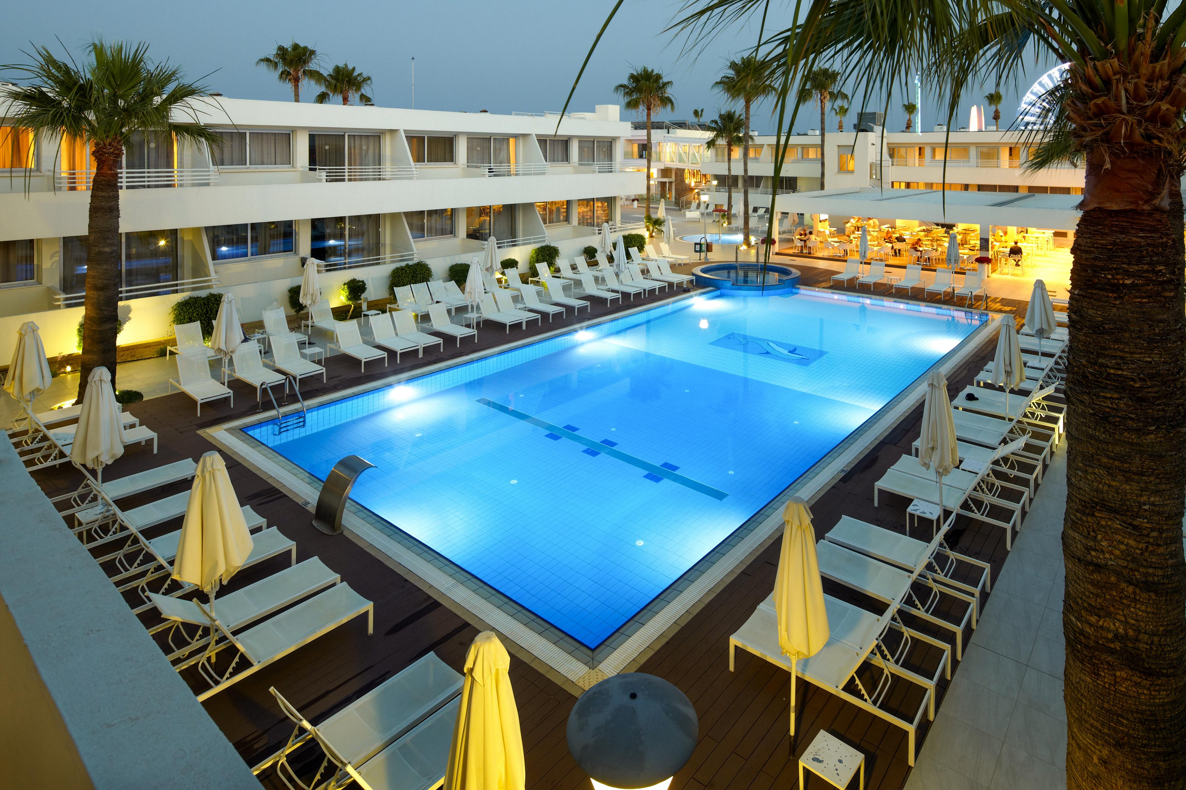 Melpo Antia Luxury Apartments & Suites