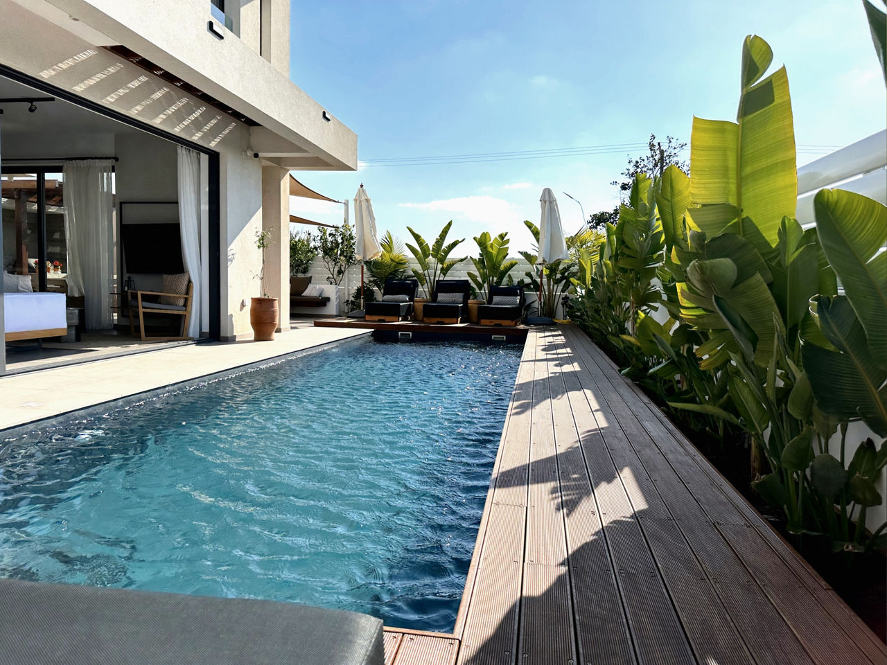 Louis Lora Pearl Villa