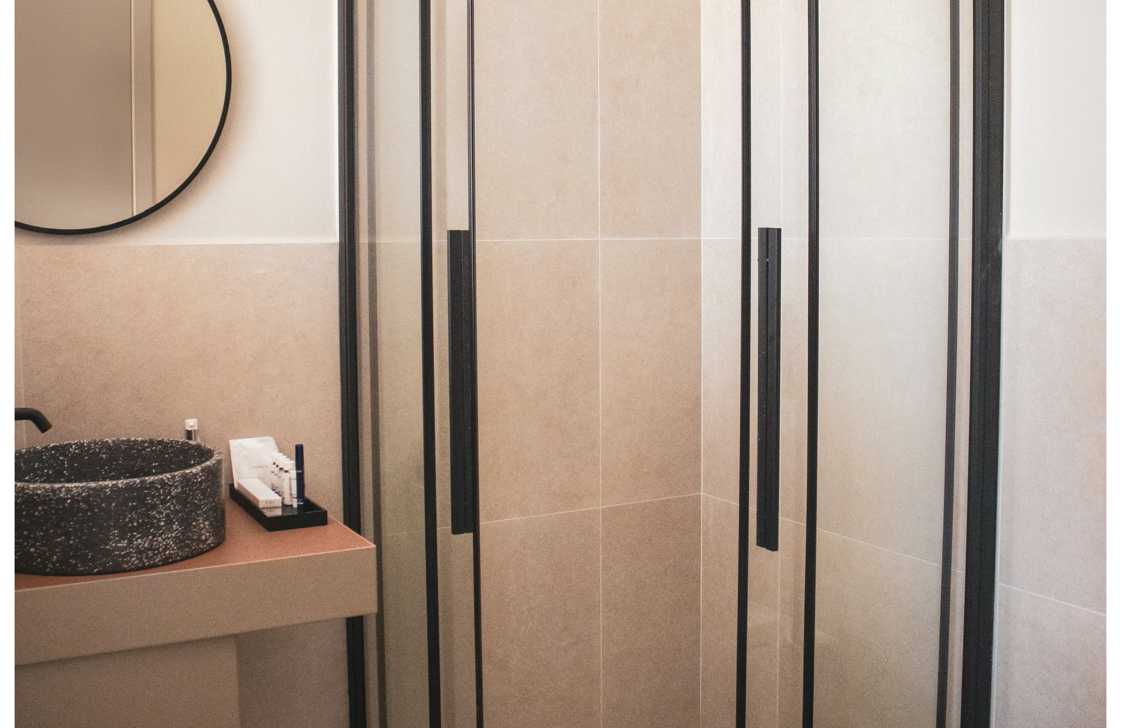 Alinea Lano Old Town Center.