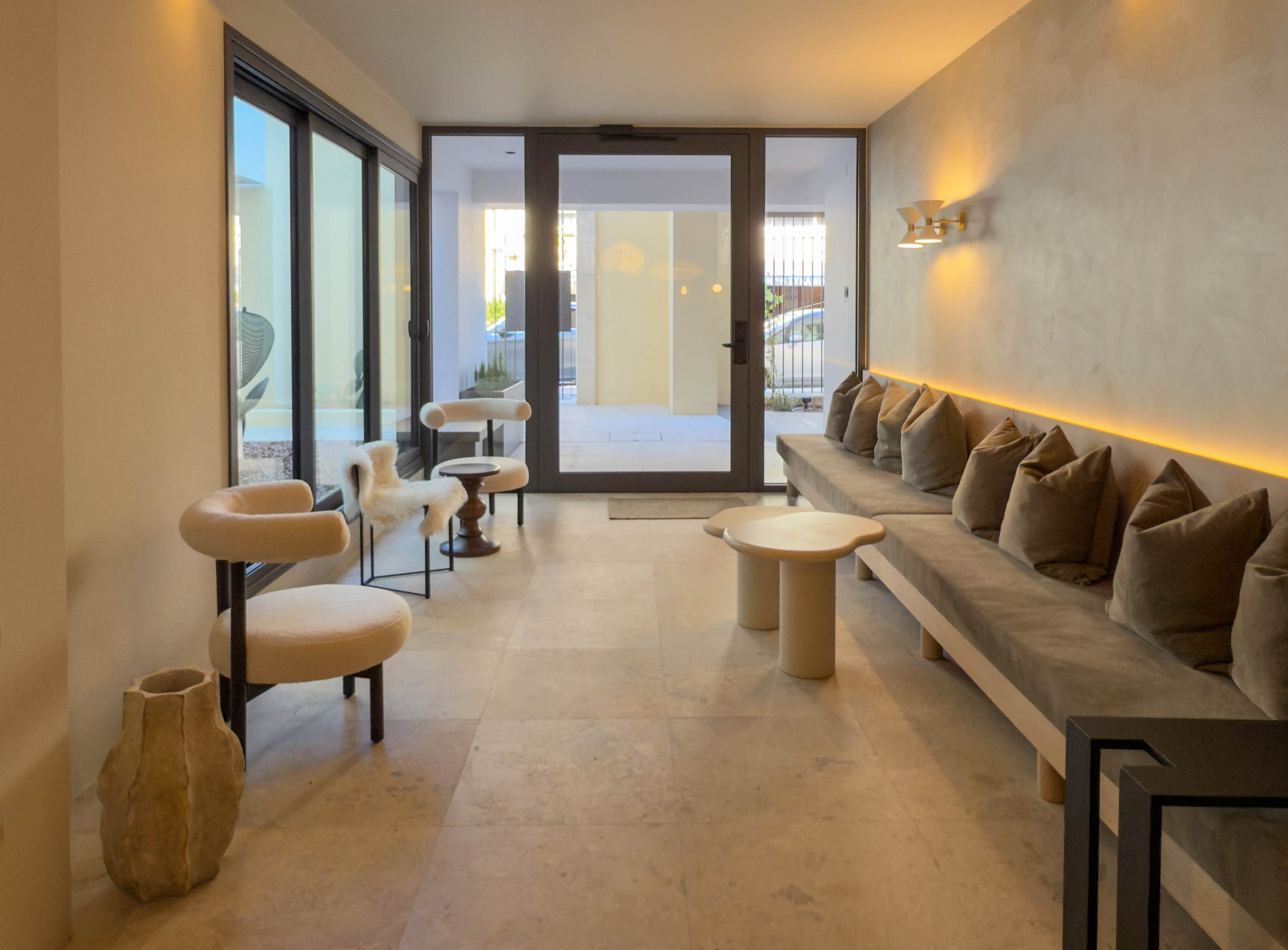 Alinea Lano Old Town Center.