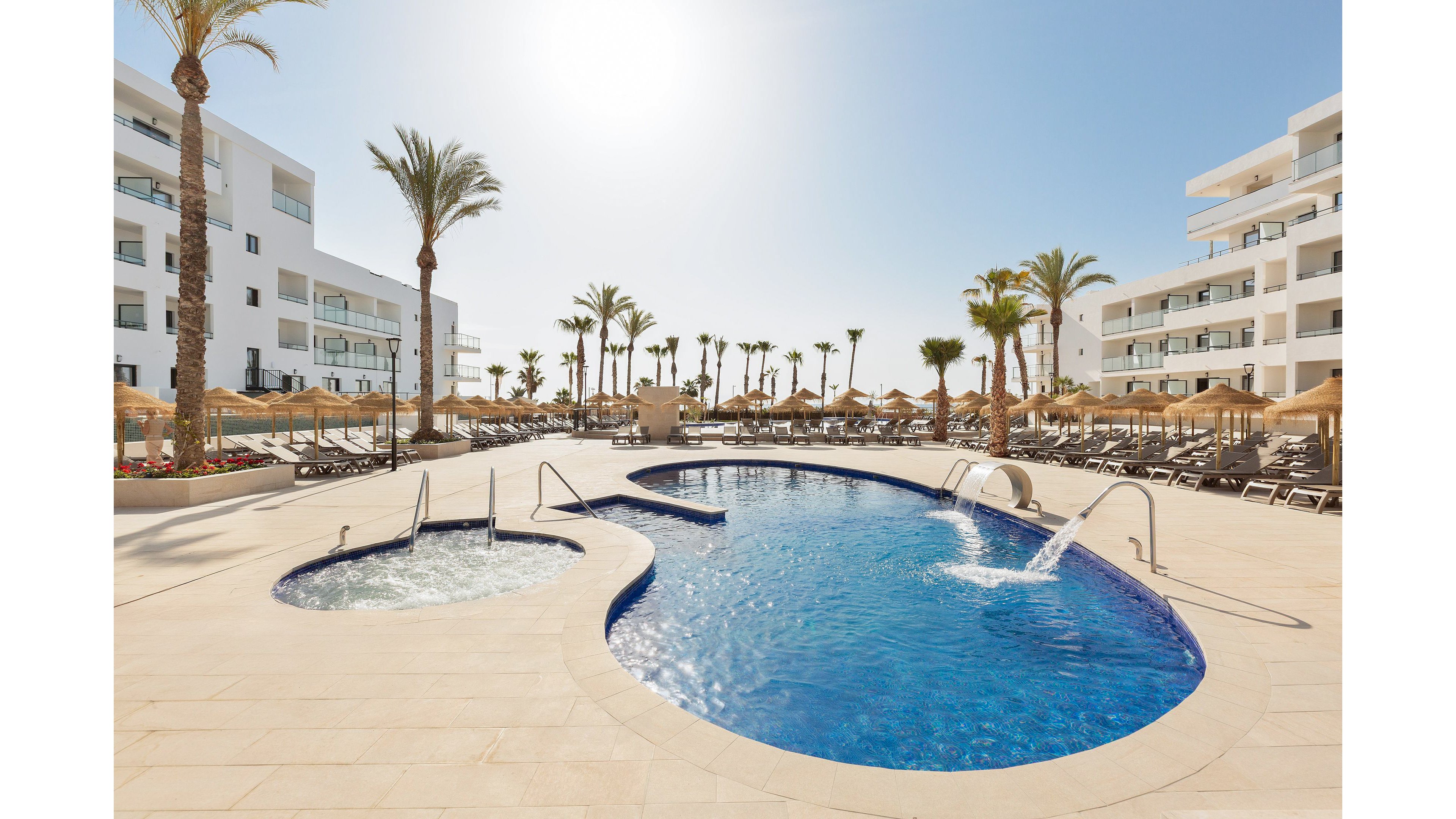 Best Oasis Tropical Hotel