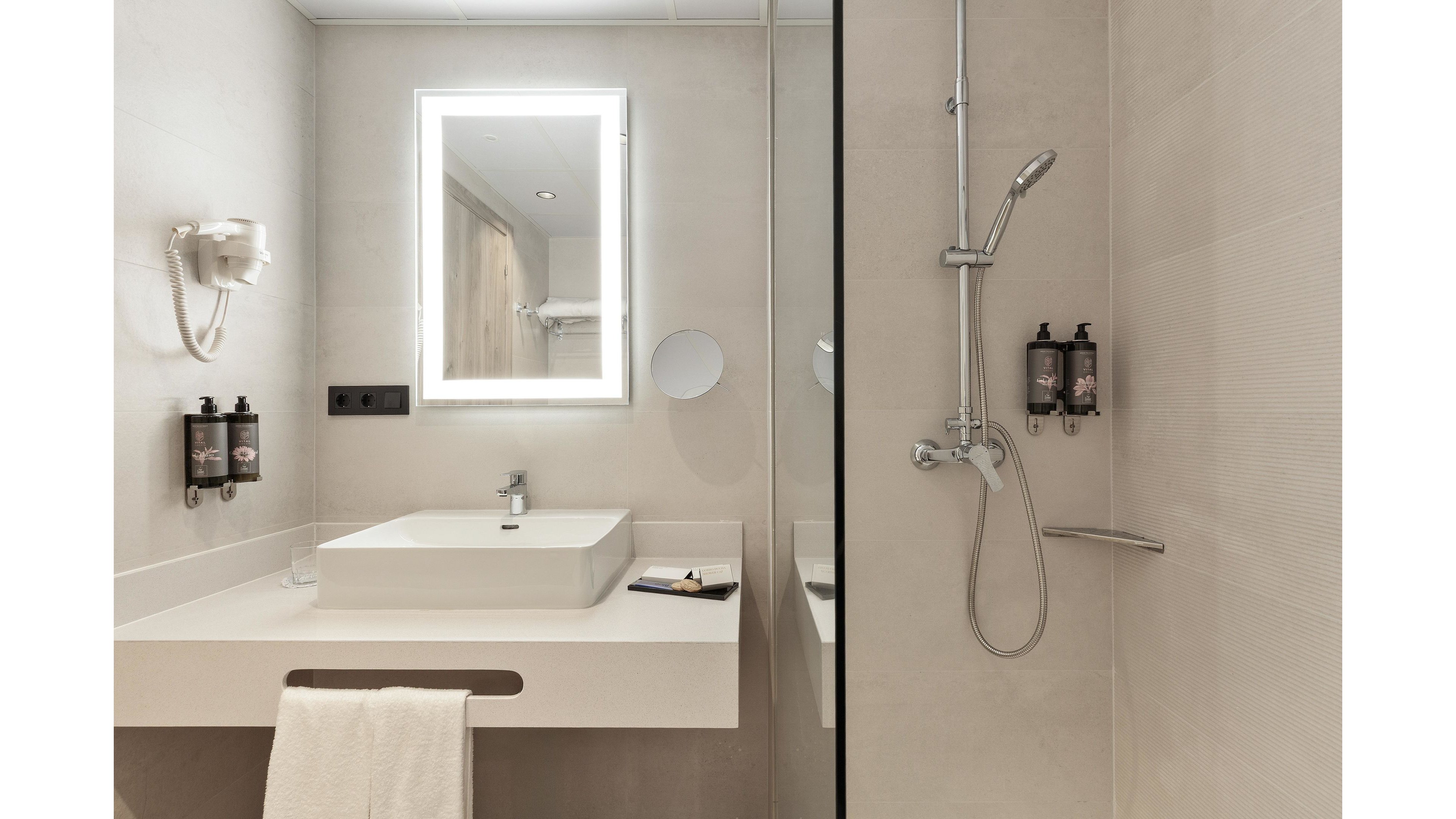 Best Oasis Tropical Hotel