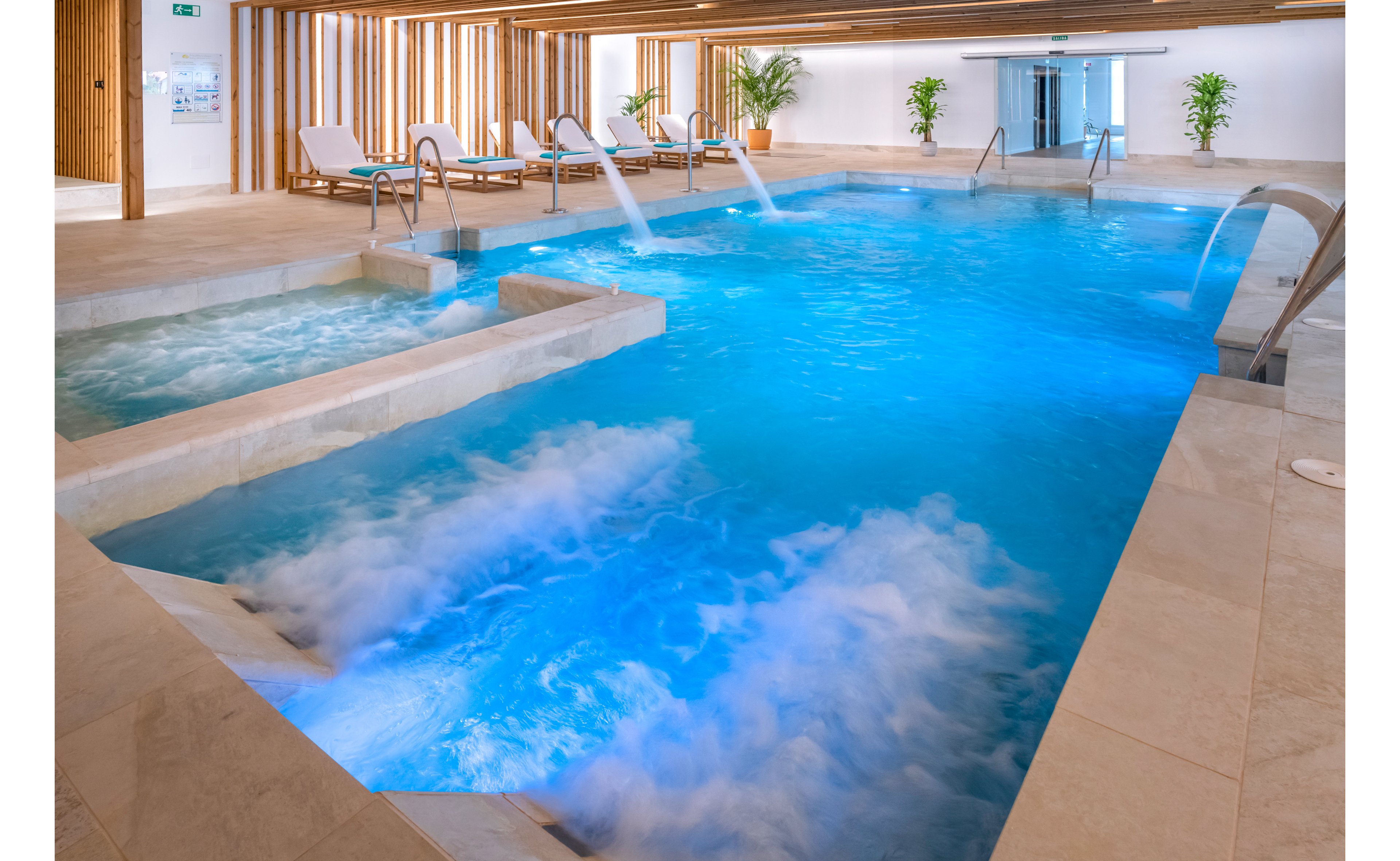 Mediterraneo Bay Hotel Spa & Resort