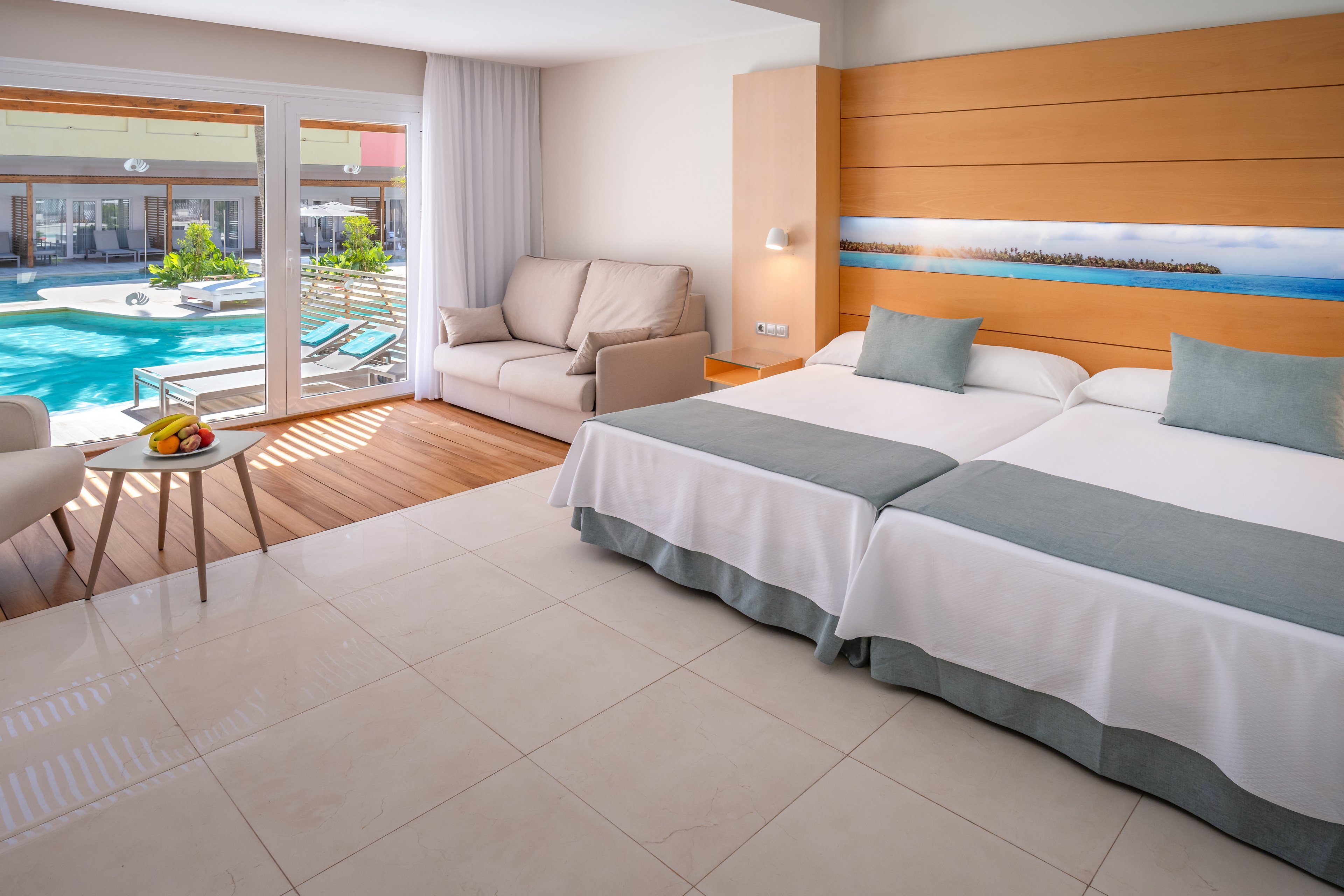 Mediterraneo Bay Hotel Spa & Resort