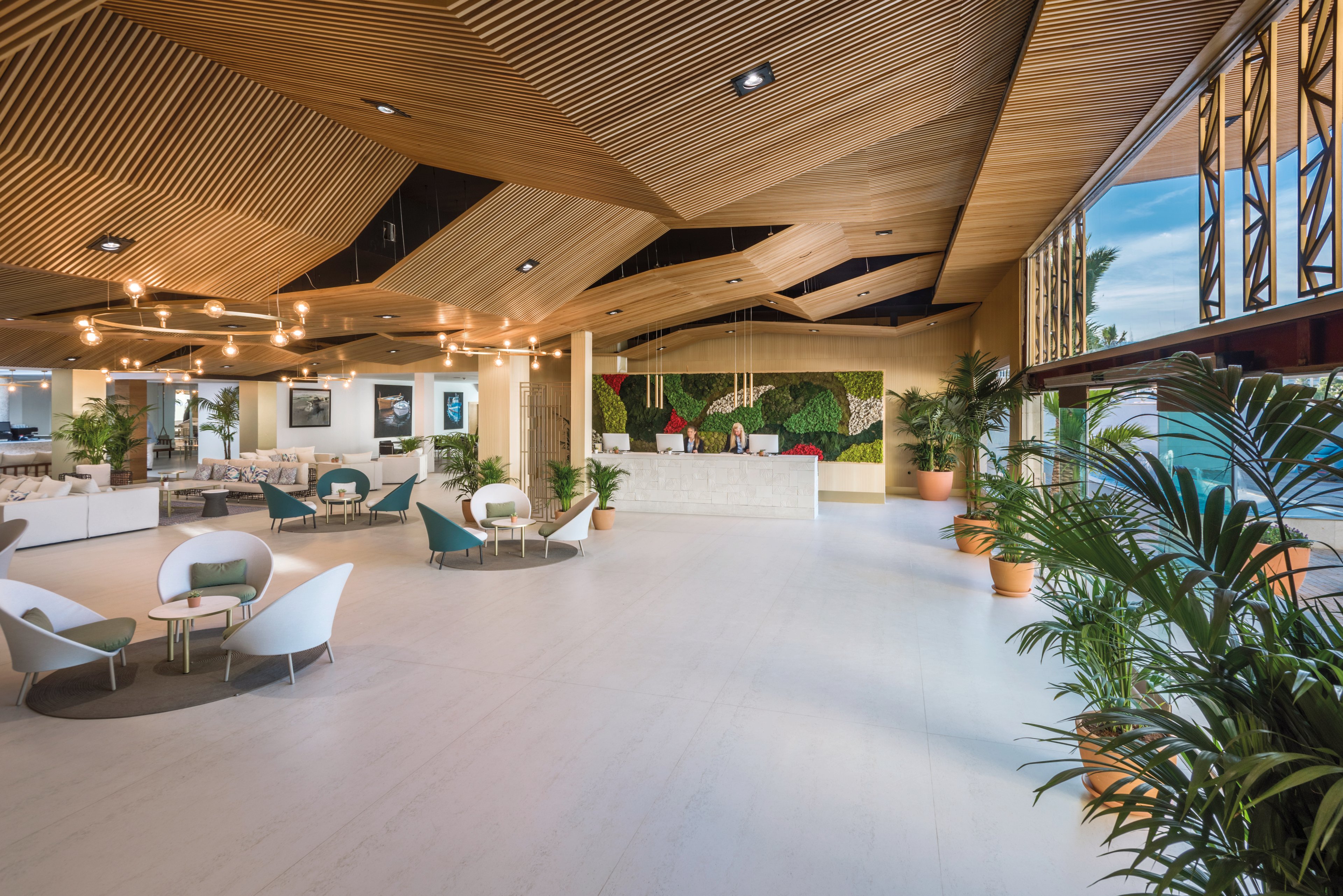 Mediterraneo Bay Hotel Spa & Resort