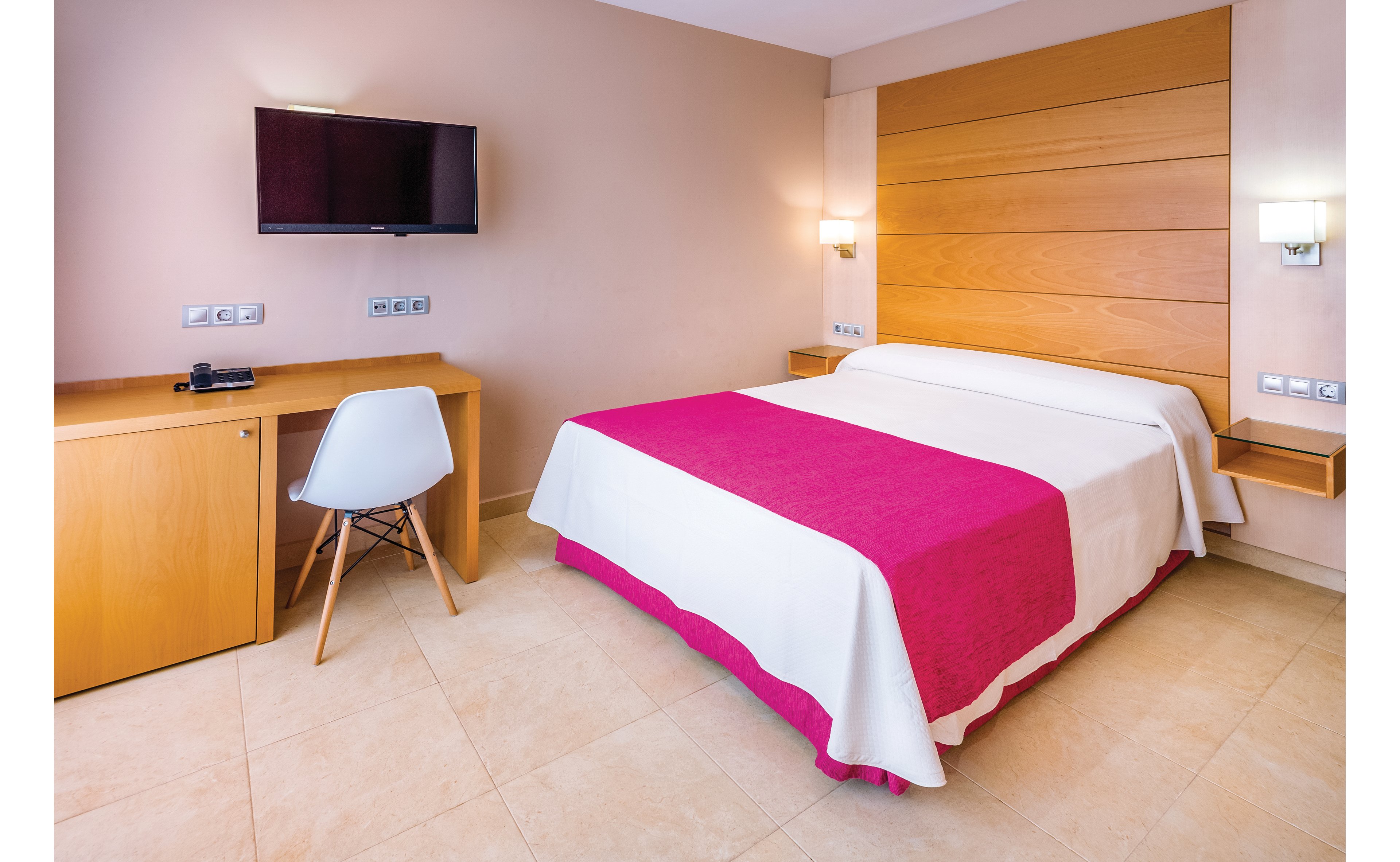 Mediterraneo Bay Hotel Spa & Resort