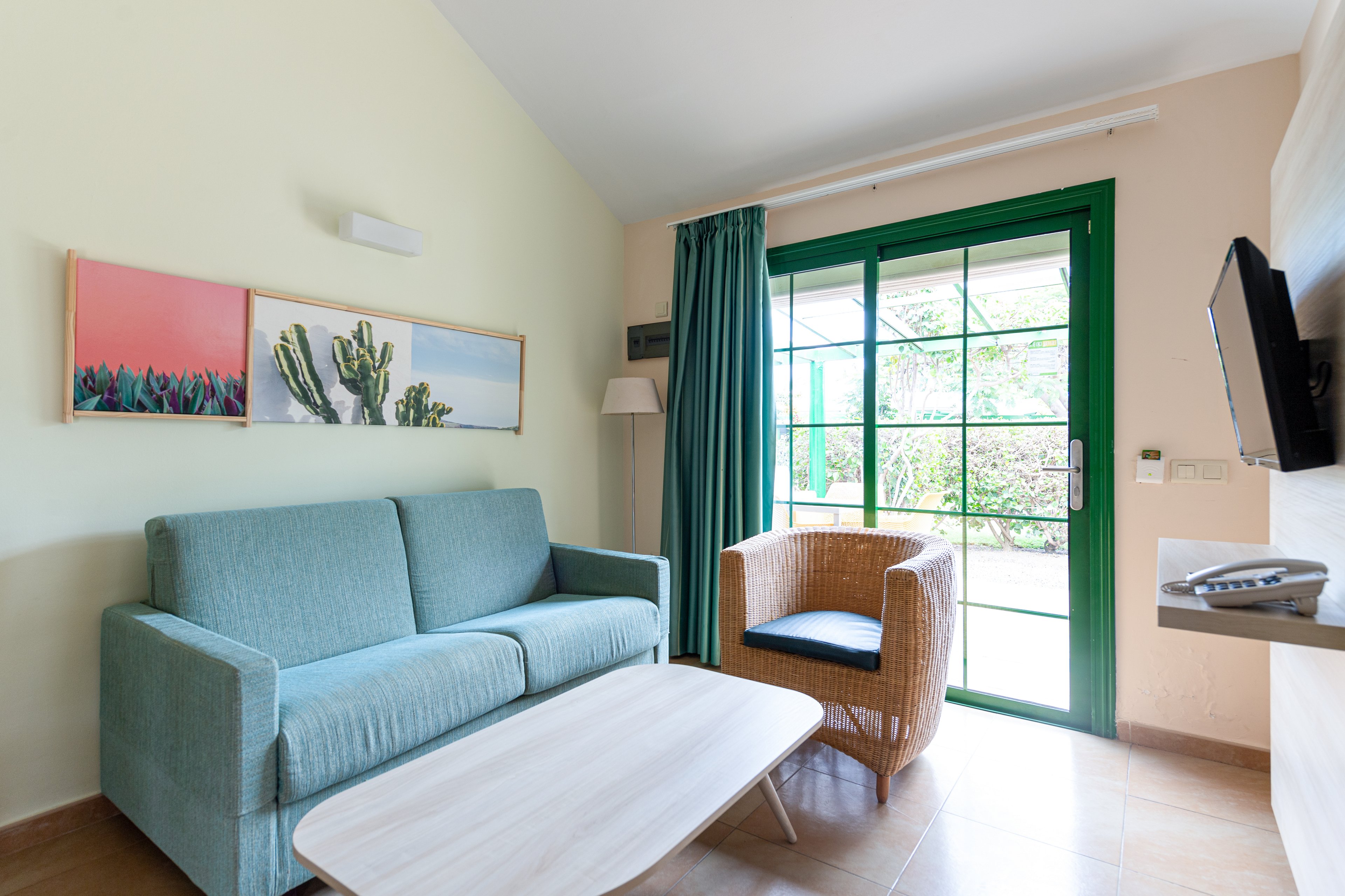 Cordial Sandy Golf Bungalows