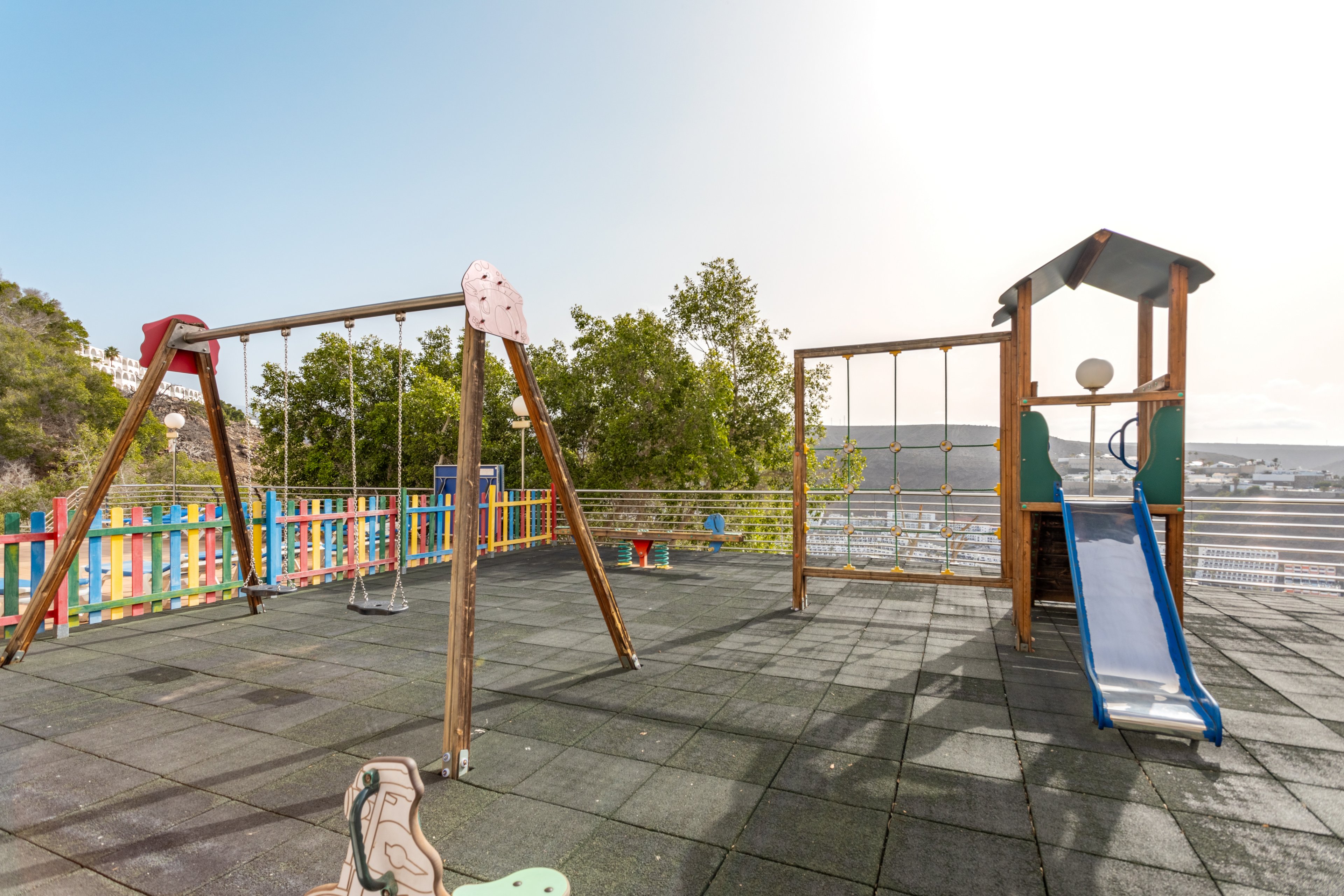 Colina Mar Apartments