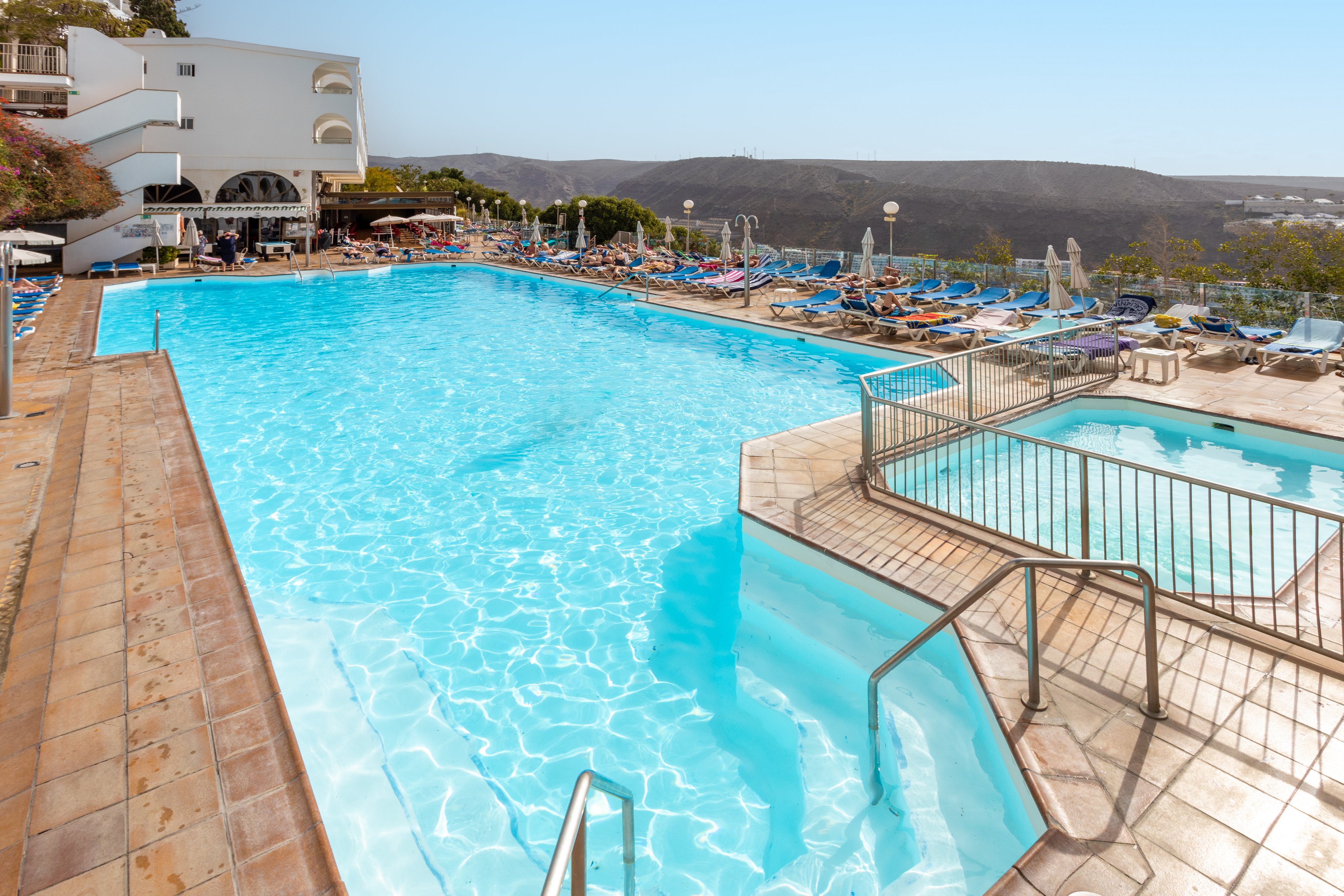 Colina Mar Apartments