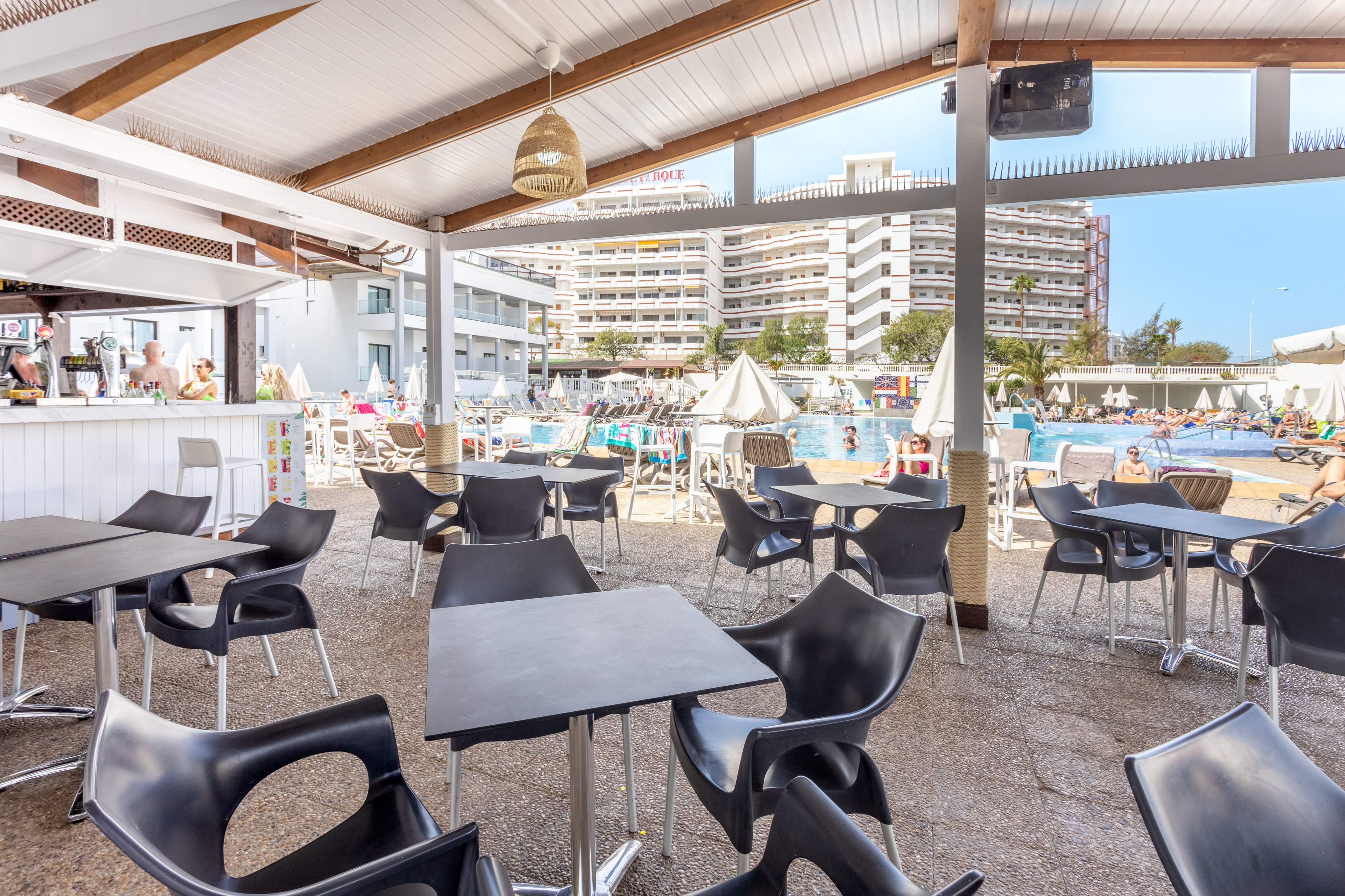 Green Field Aparthotel