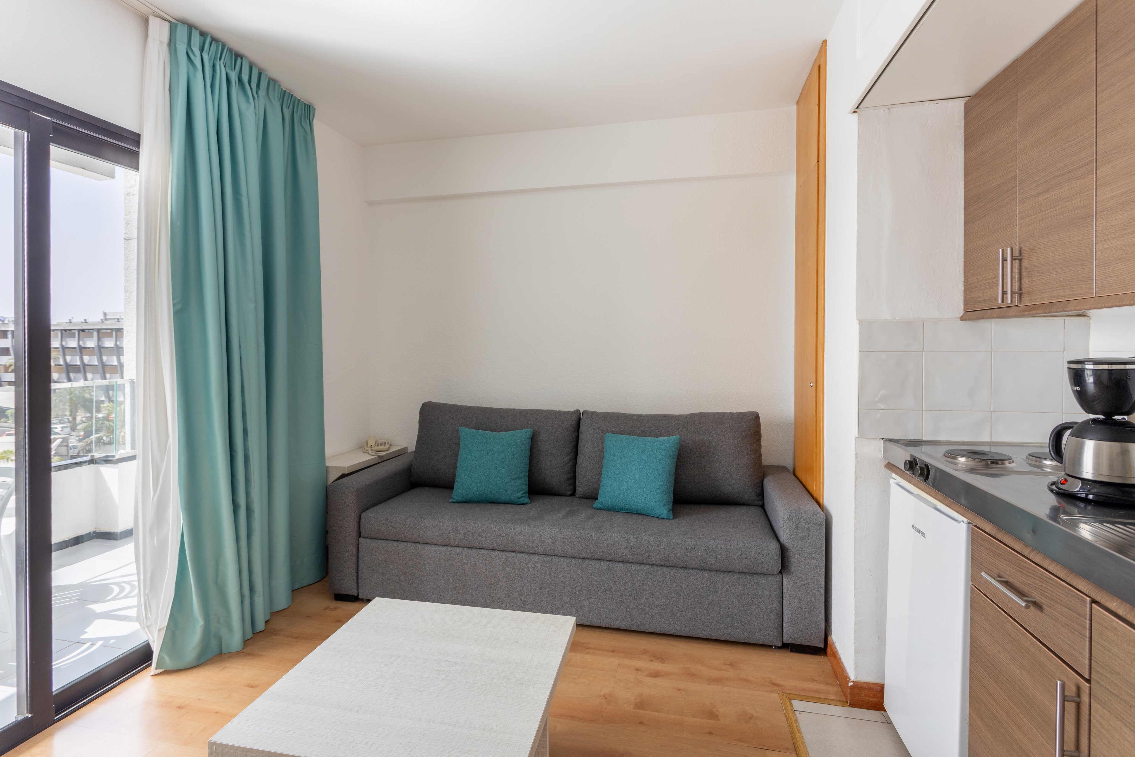 Green Field Aparthotel