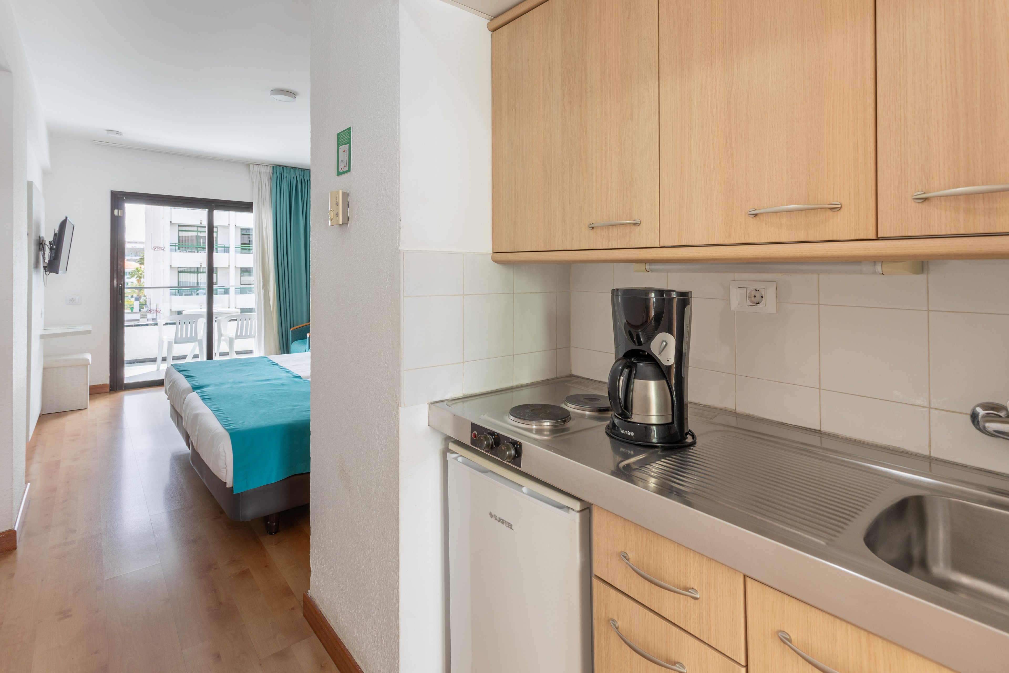 Green Field Aparthotel