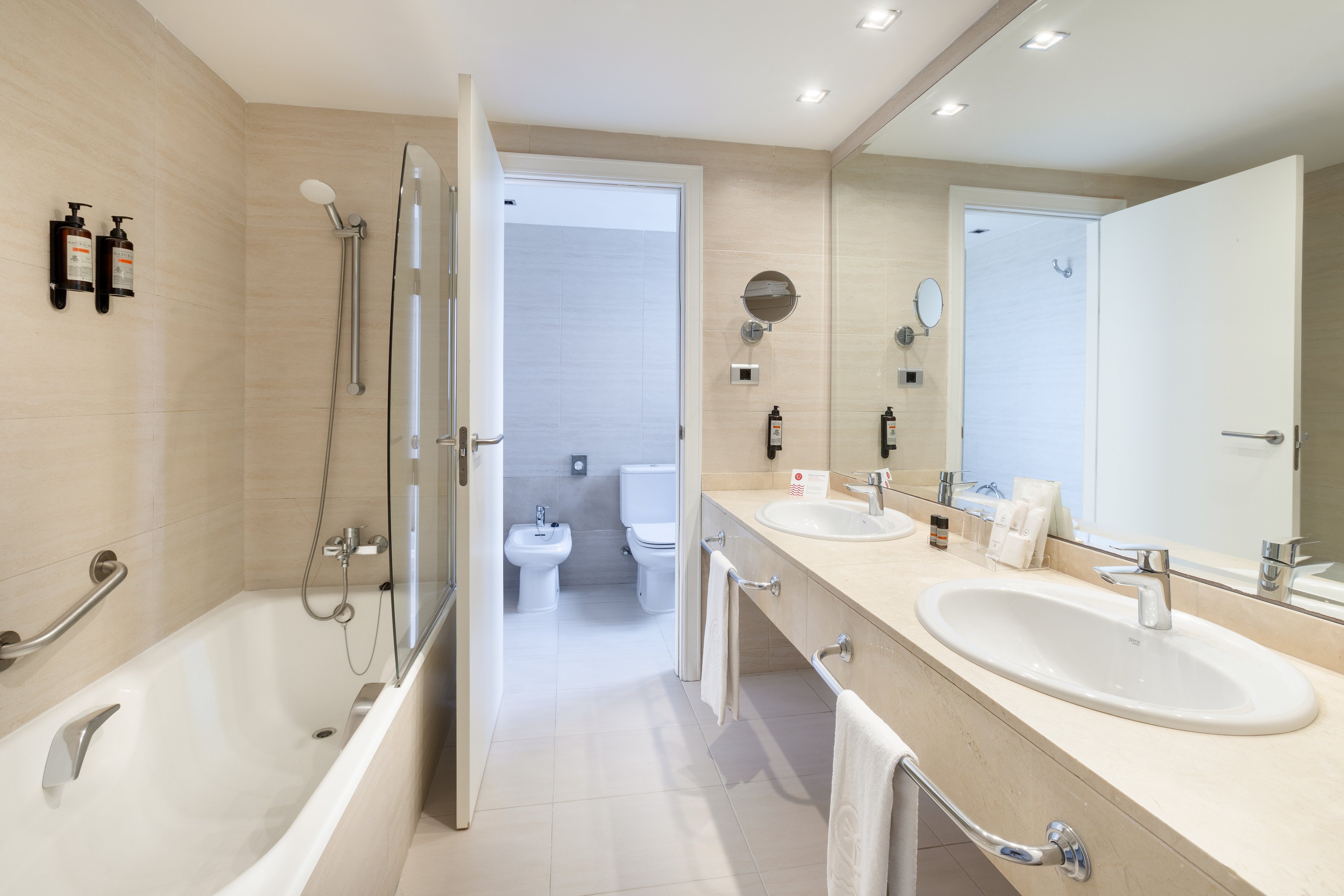 Hotel Cristina by Tigotan