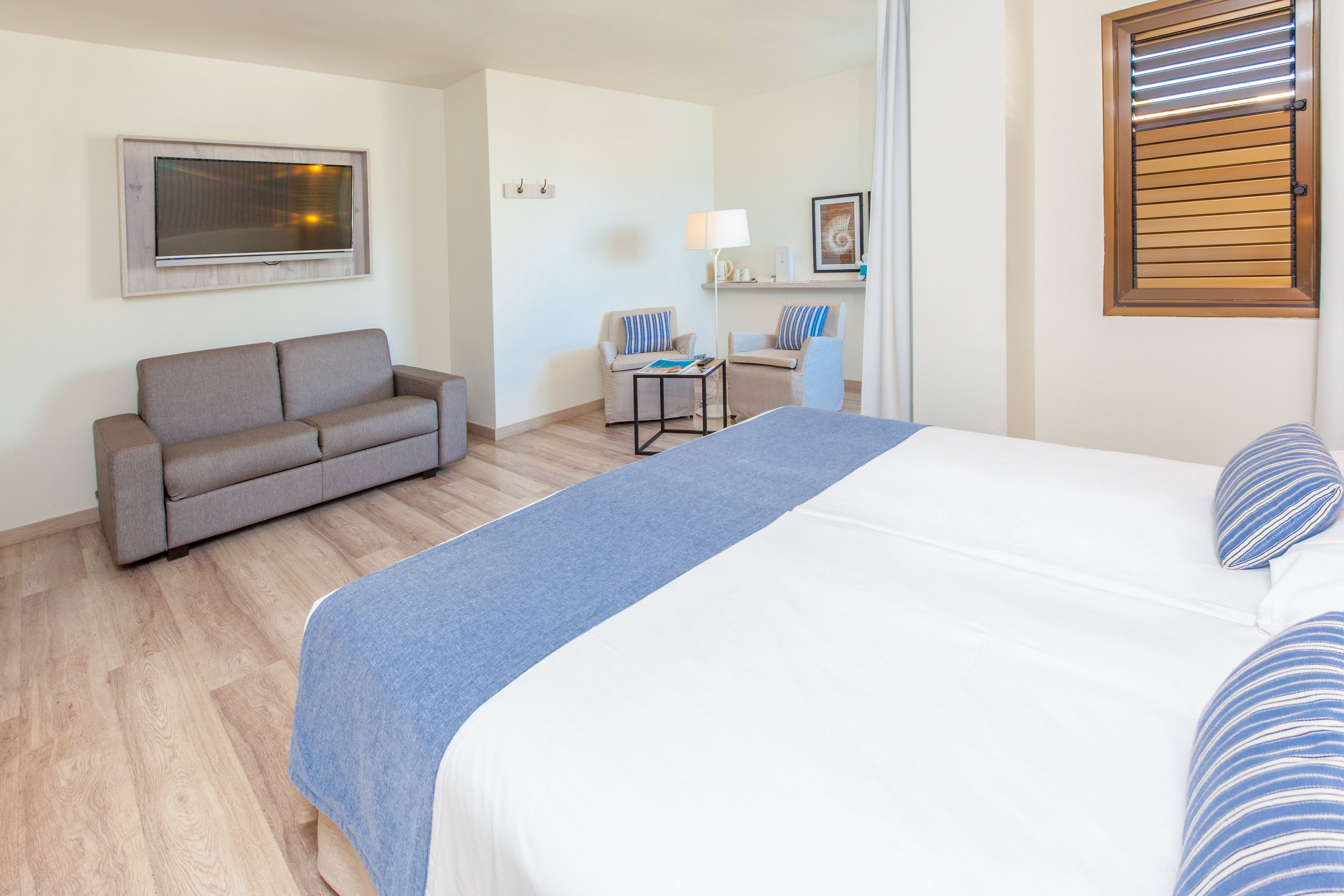 Corallium Beach By Lopesan Hotels