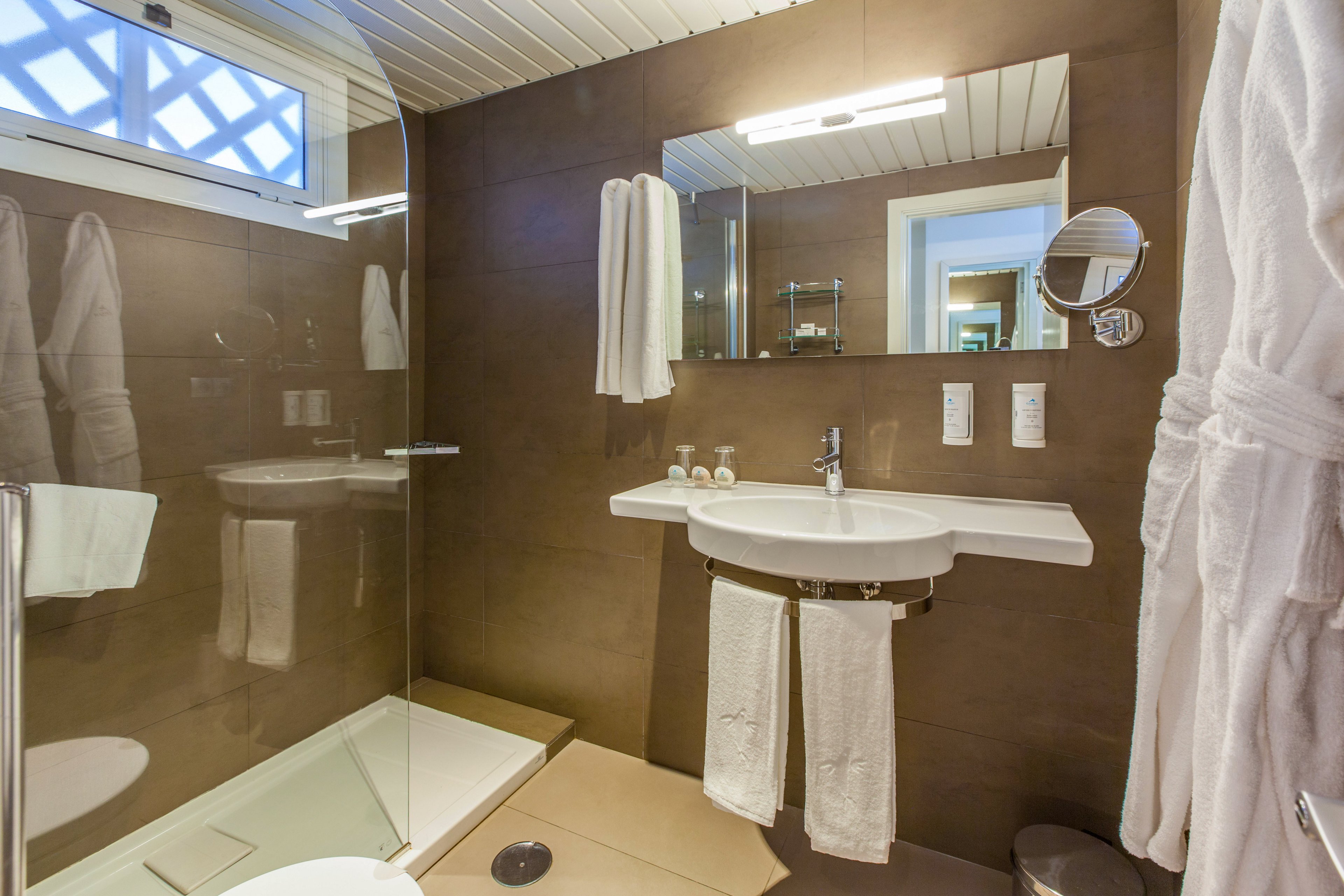 Corallium Beach By Lopesan Hotels