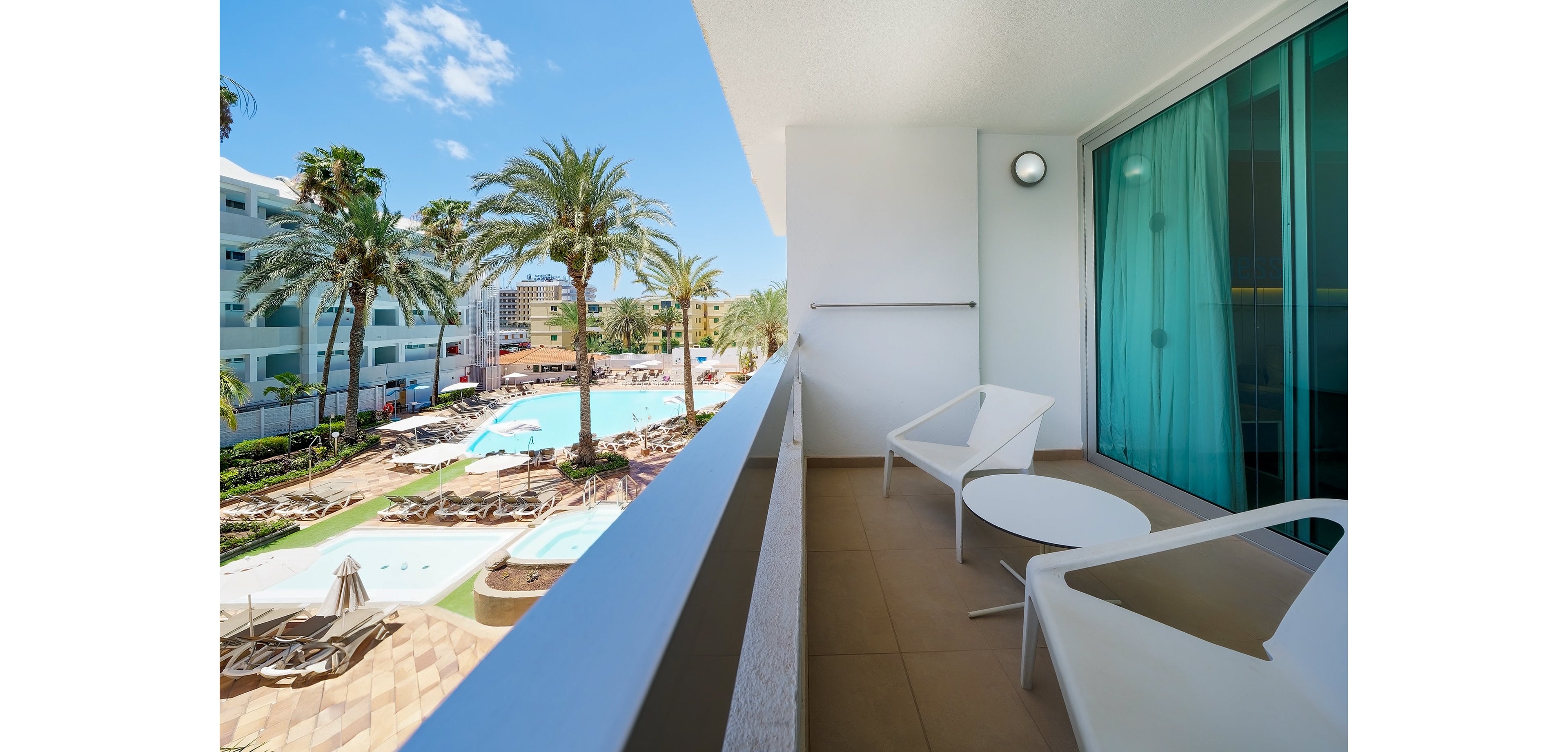 Hotel Akeah Broncemar