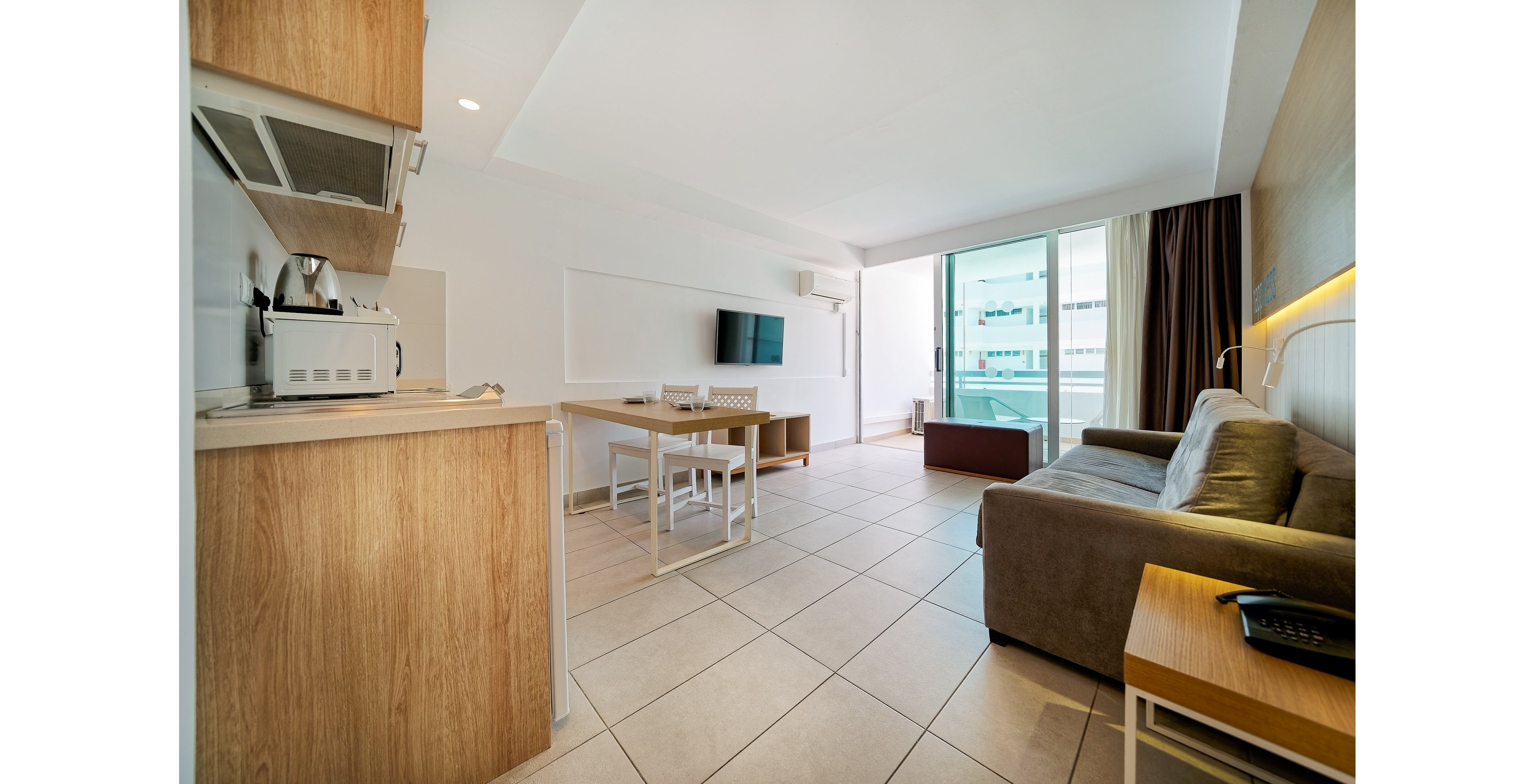 Hotel Akeah Broncemar