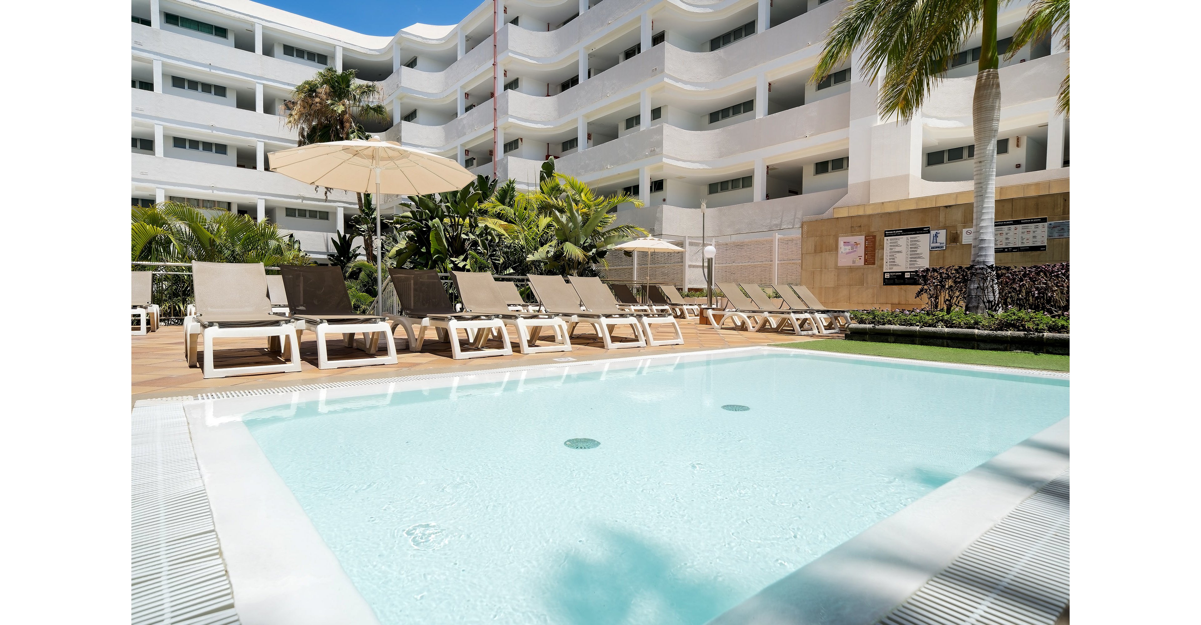 Hotel Akeah Broncemar