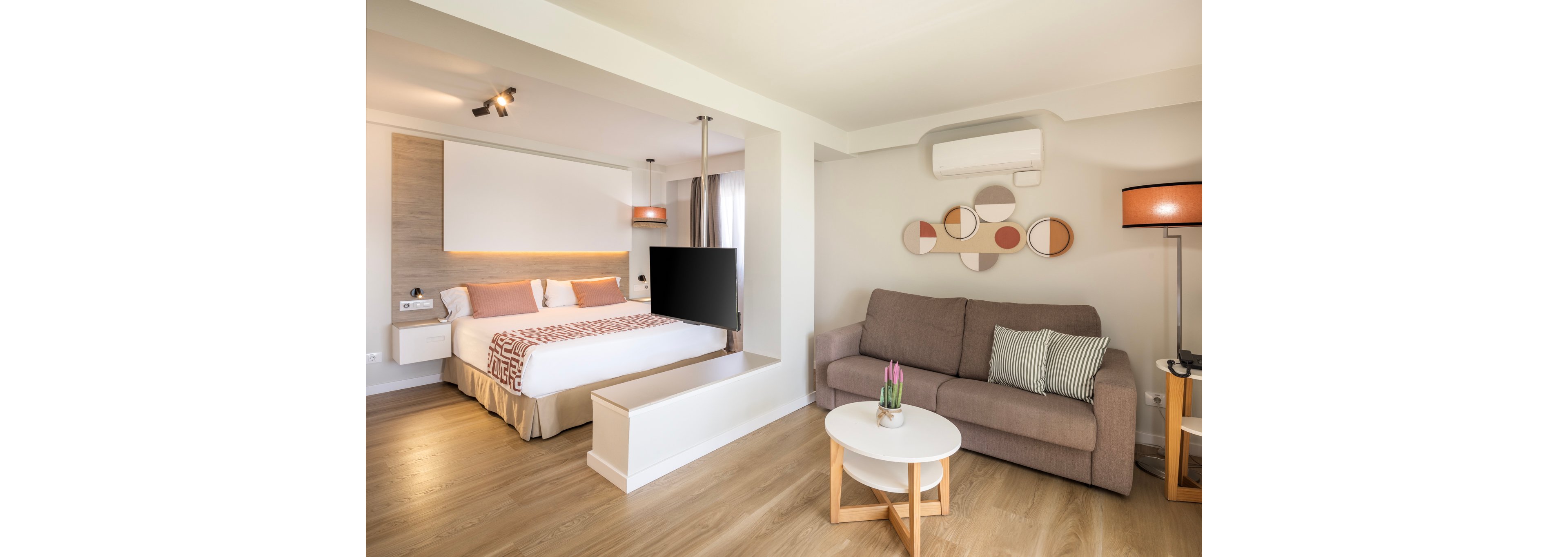 LIVVO Hotels Anamar Suites